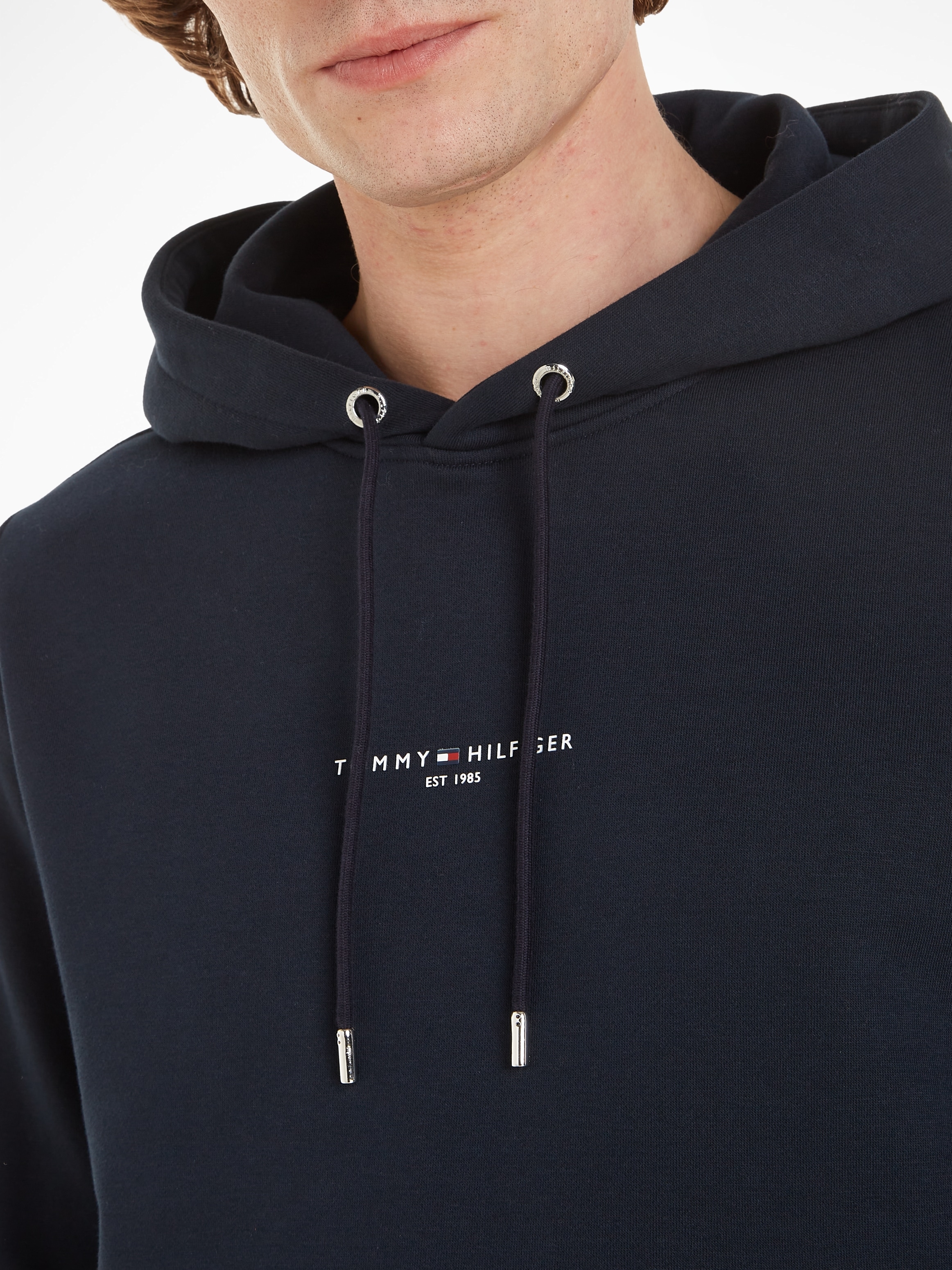 Tommy Hilfiger Hoodie »TOMMY LOGO TIPPED HOODY«, Tommy-Tape innen am Ausschnitt, Flag-Stickerei am Ärmel