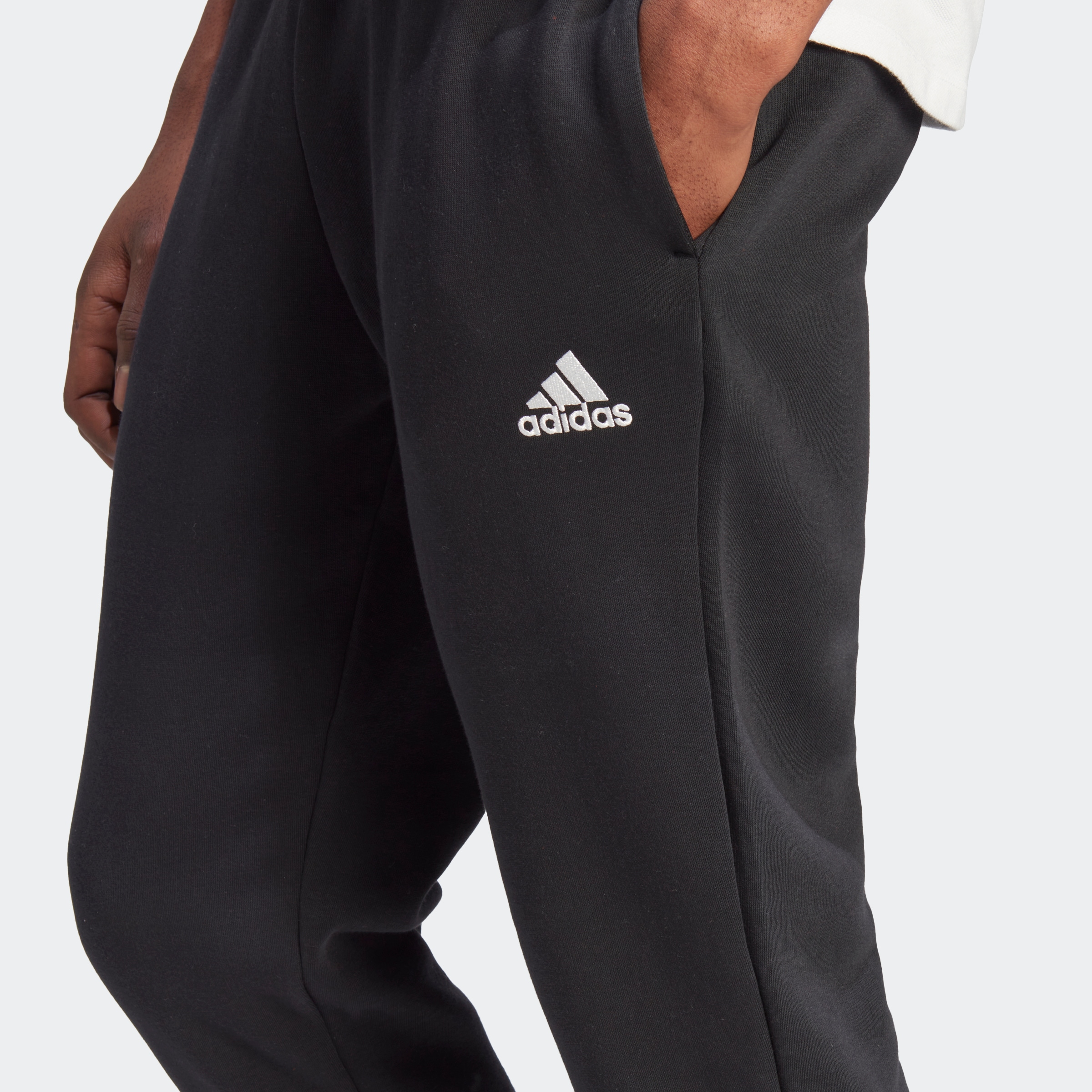 adidas Sportswear Sporthose »ESSENTIALS TAPERED CUFFED HOSE«, (1 tlg.)