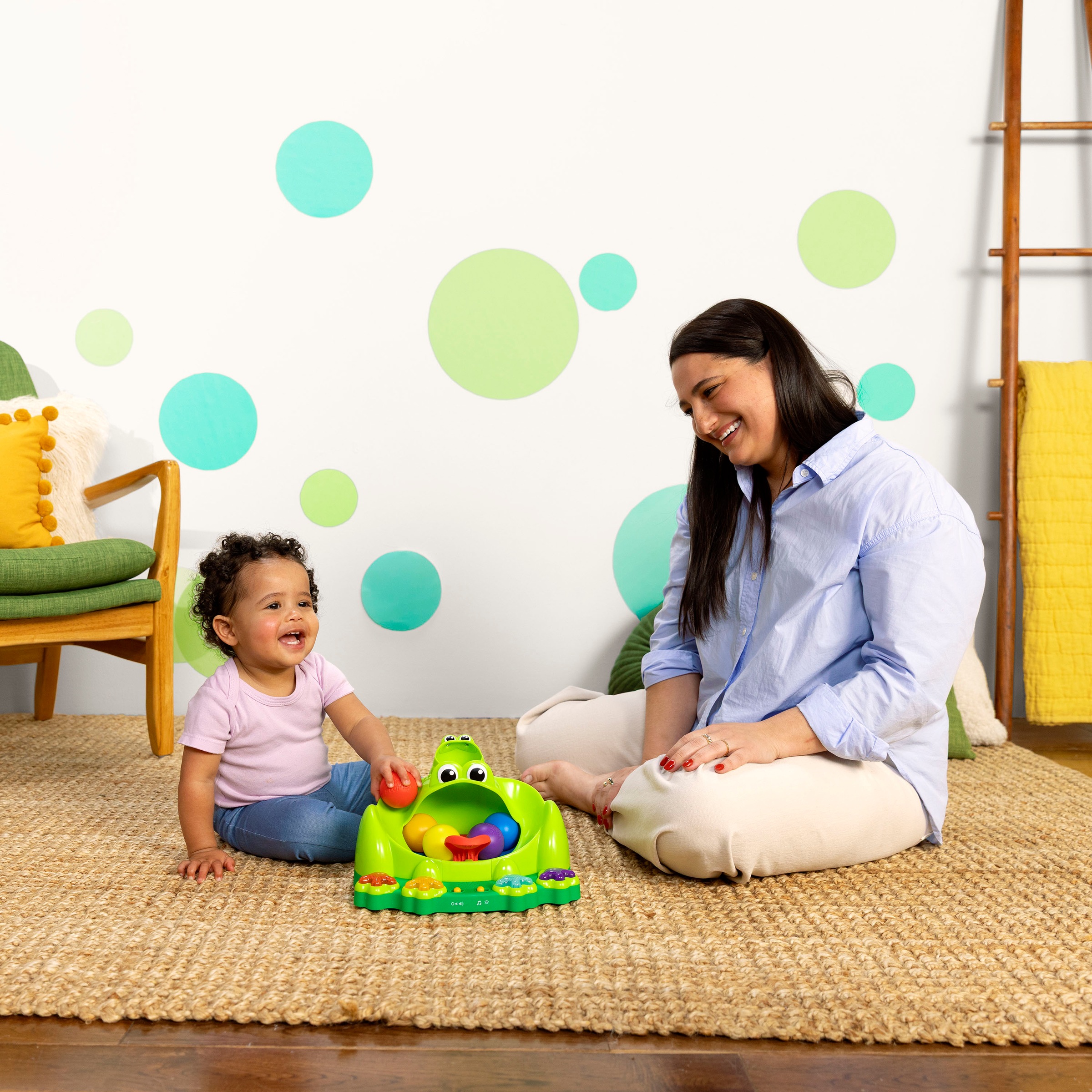 Bright Starts Lernspielzeug »Poppin' Ball Frog Ball Play Toy«, mit Licht und Sound