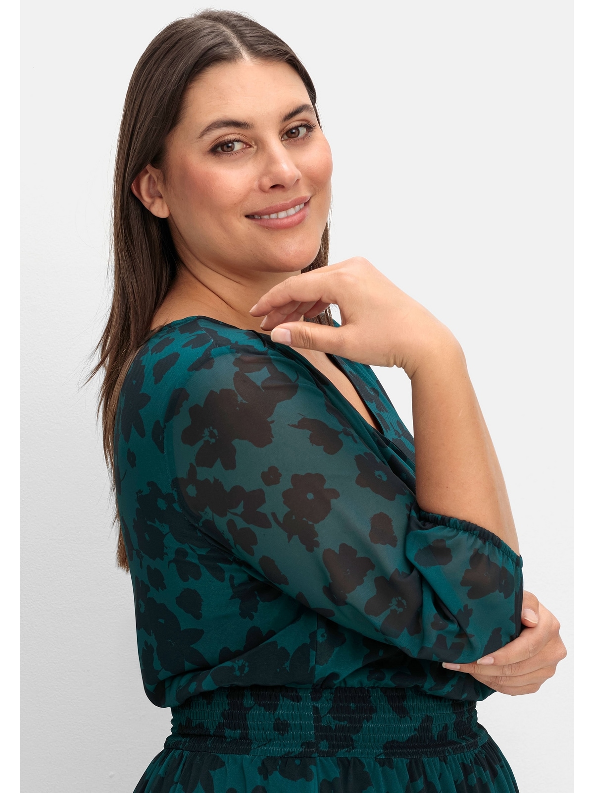 Sheego Chiffonkleid »Große Größen«, in Wickeloptik, mit Alloverprint
