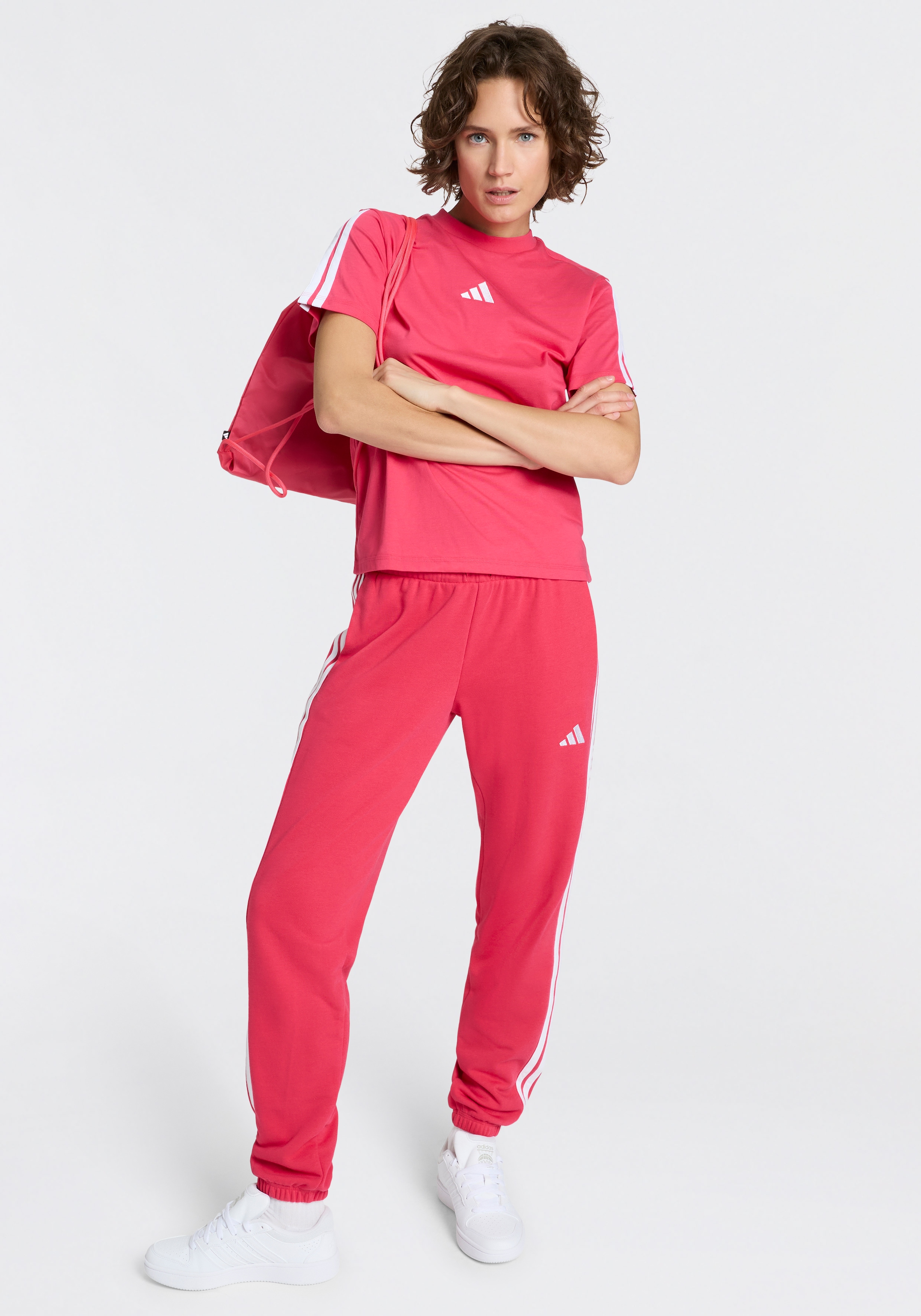adidas Sportswear T-Shirt »ESSENTIALS 3-STREIFEN COTTON« klassische 3-Streifen an den Ärmeln, ohne Verschluss