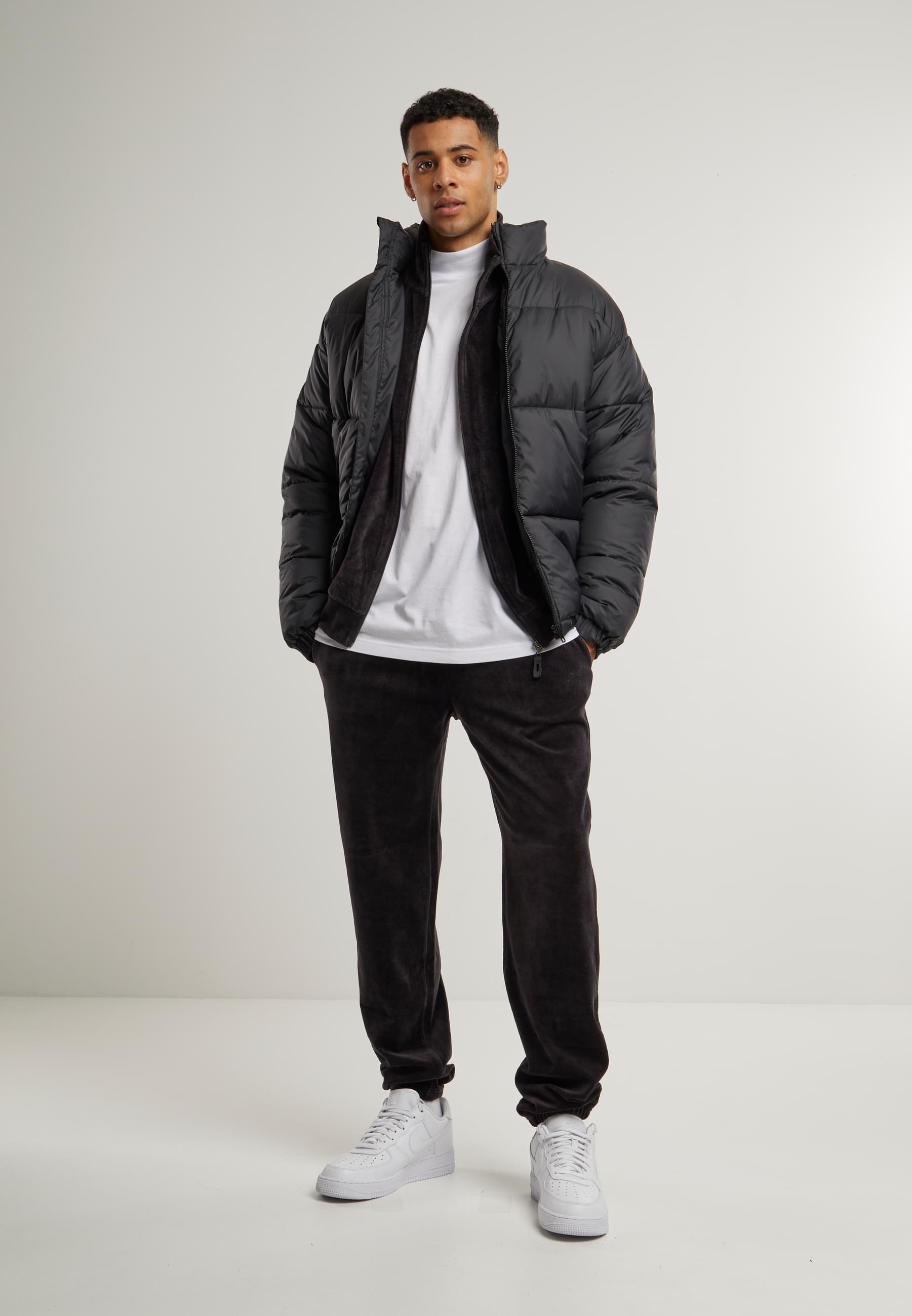 URBAN CLASSICS Jogginghose »Urban Classics Velvet Trackpants«, (1 tlg.)