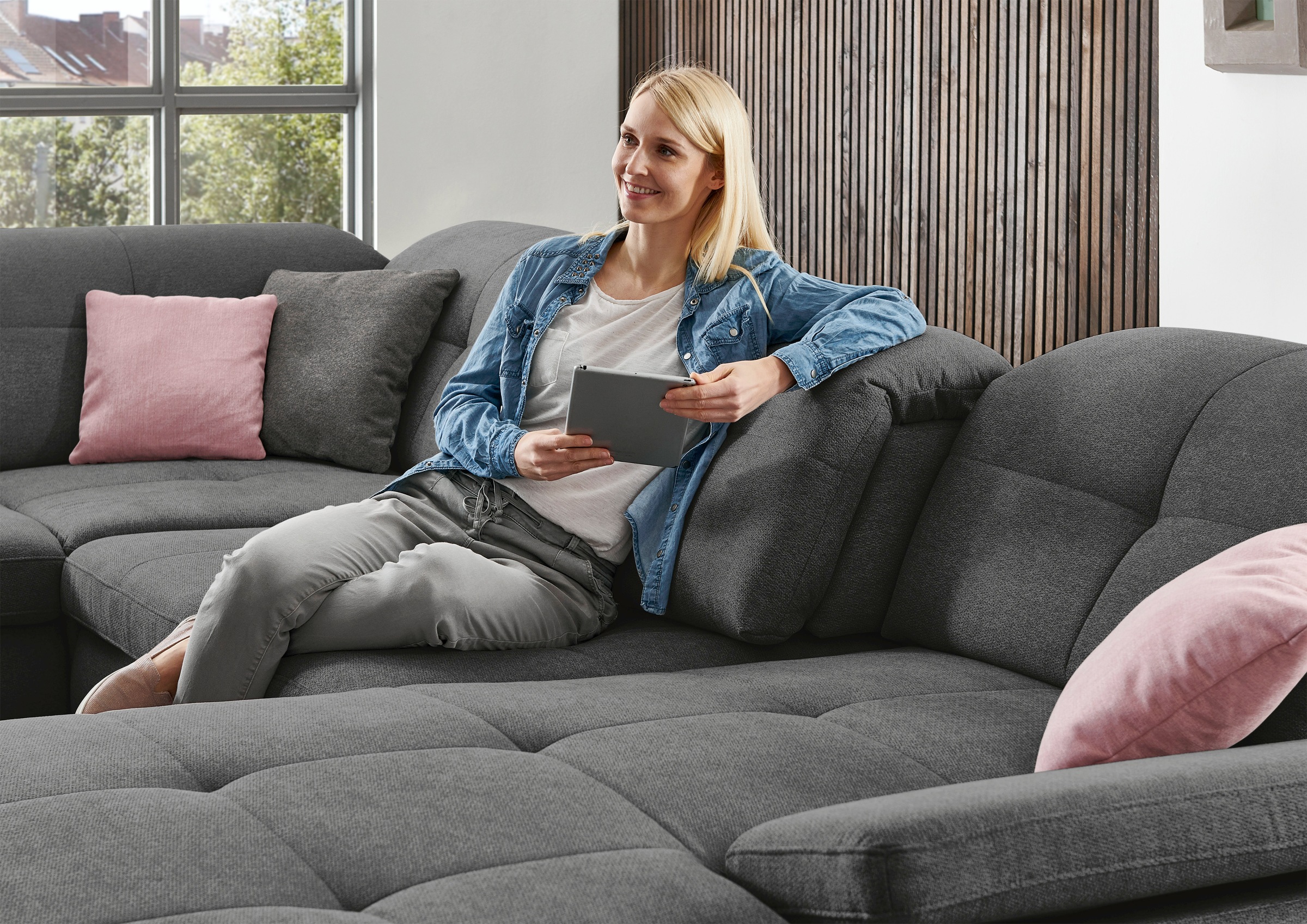 Die PlanBar Ecksofa »MP-IN16012 L-Form, mit Kaltschaum-Polsterung«, inkl. Sitztiefenverstellung wahlweise mit weiteren Funktionen