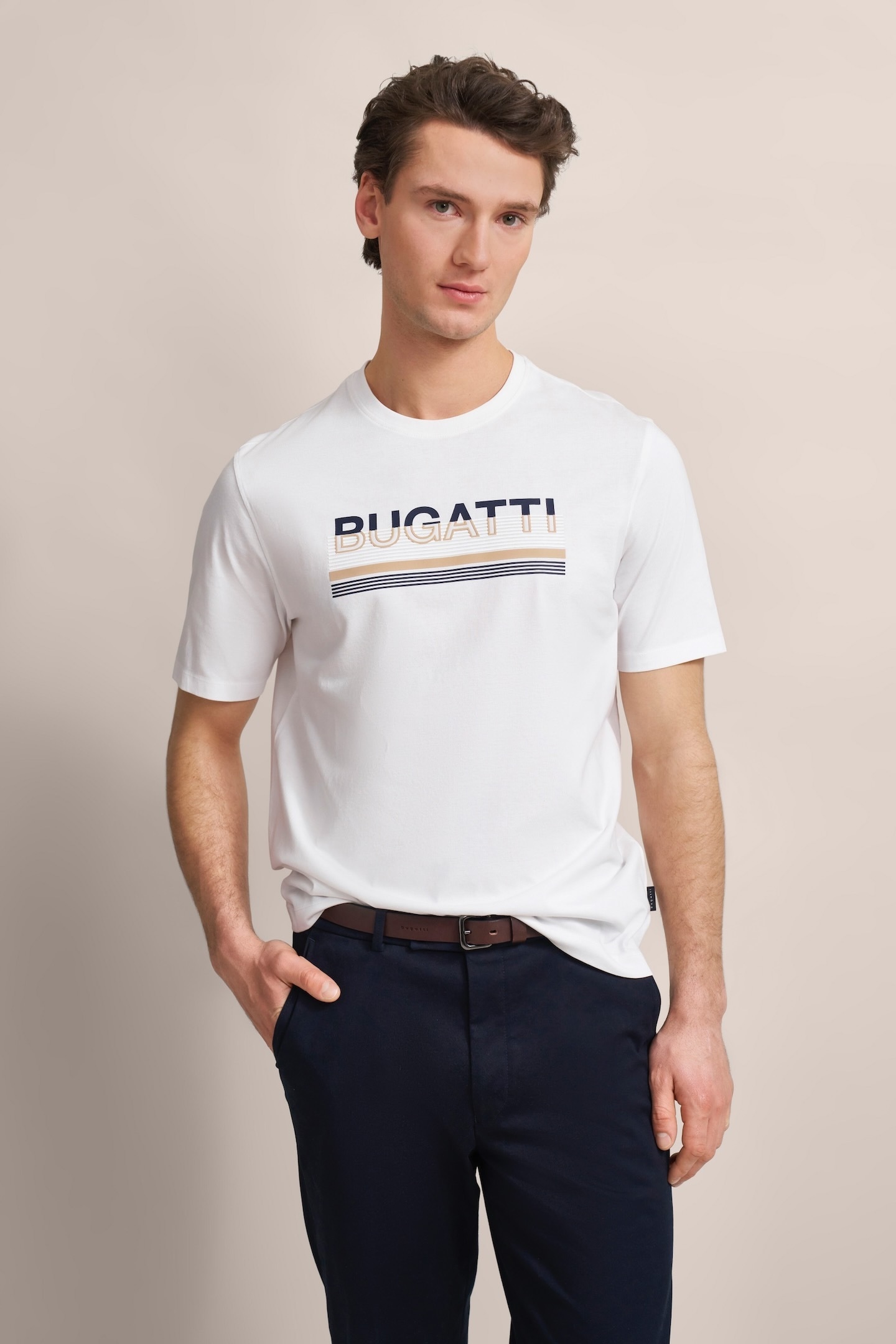 bugatti mit gummiertem Logo-Print