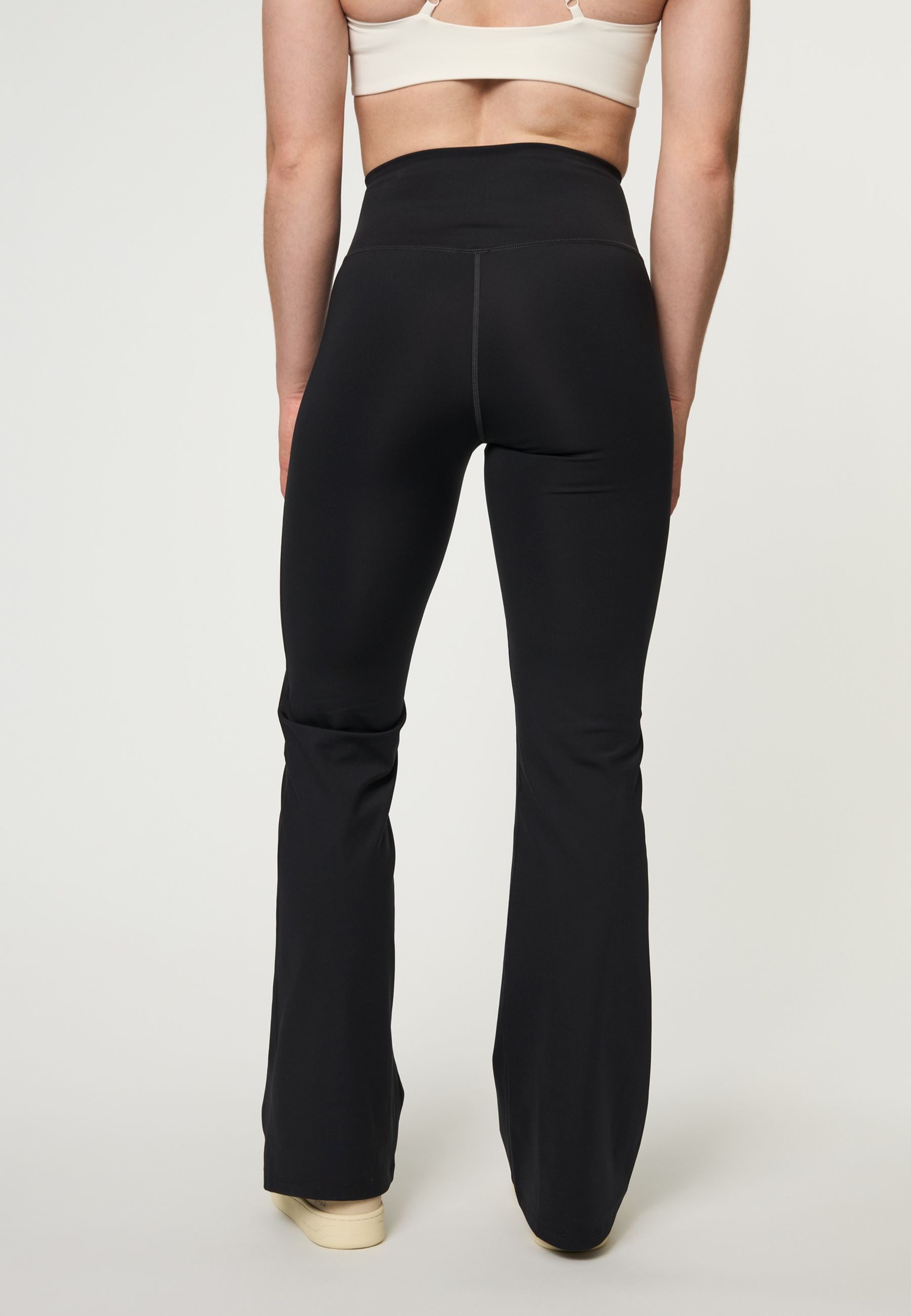 GIRLFRIEND COLLECTIVE Leggings »Girlfriend Collective Compressive Flare Legging«