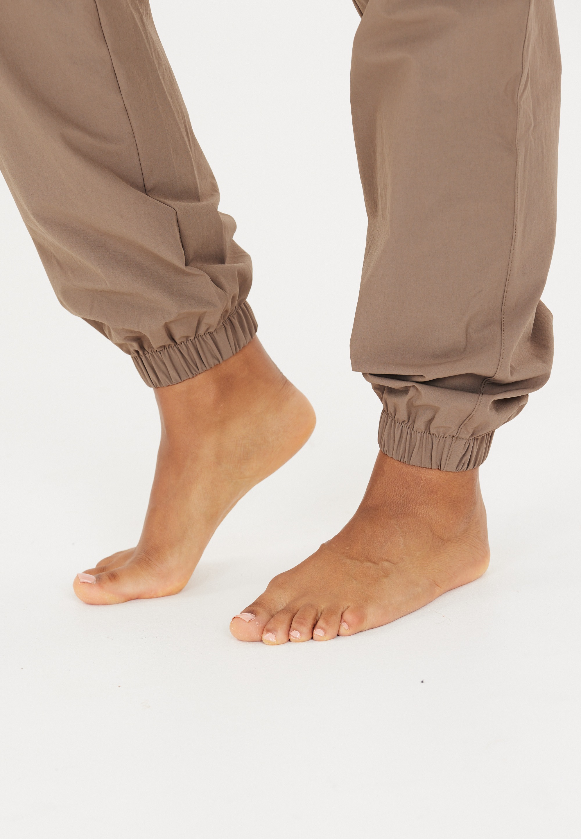 ATHLECIA Sweathose »Hero«, mit 4-Wege-Stretchfunktion