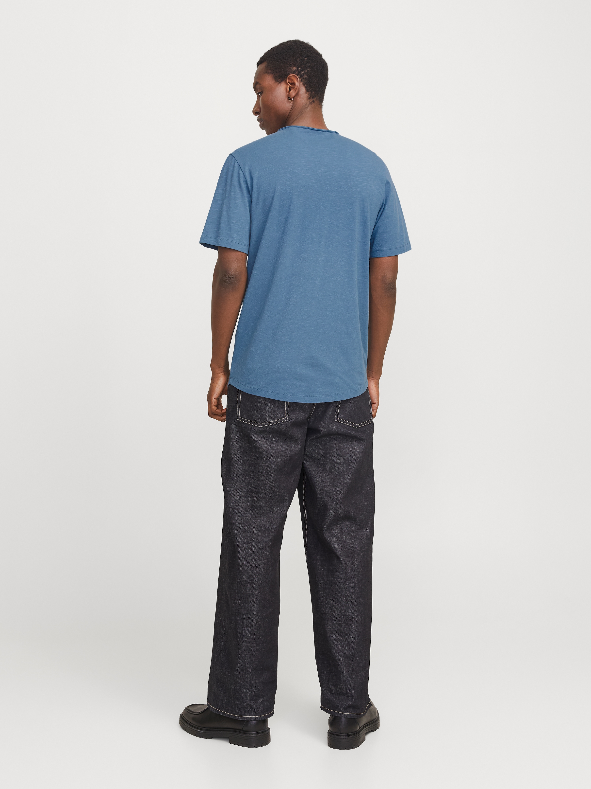 Jack & Jones Rundhalsshirt »JJEBASHER TEE O-NECK SS NOOS«, mit Rundhalsausschnitt
