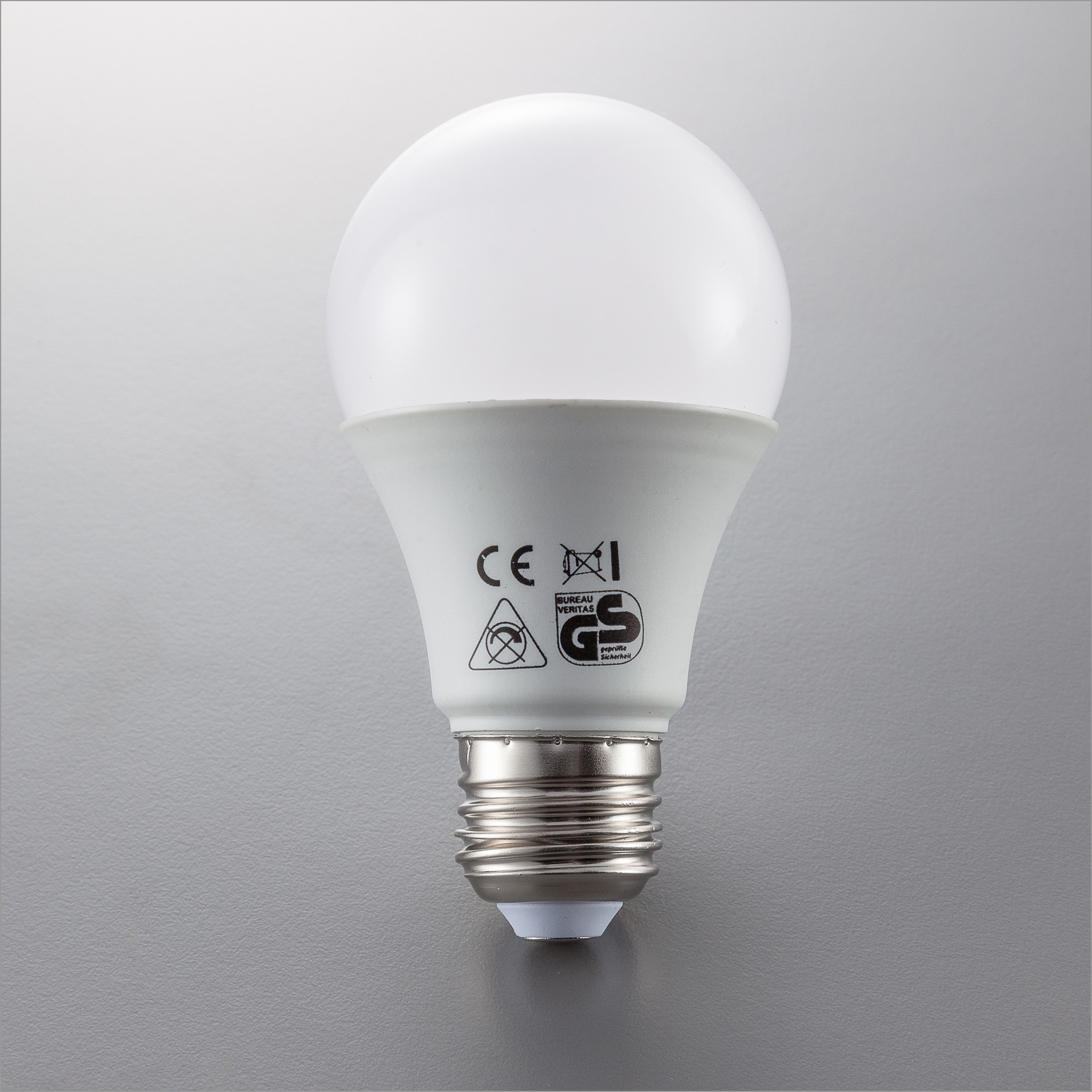 LED-Lampe E27 10W dimmbar, Lichtfarbe warmweiß