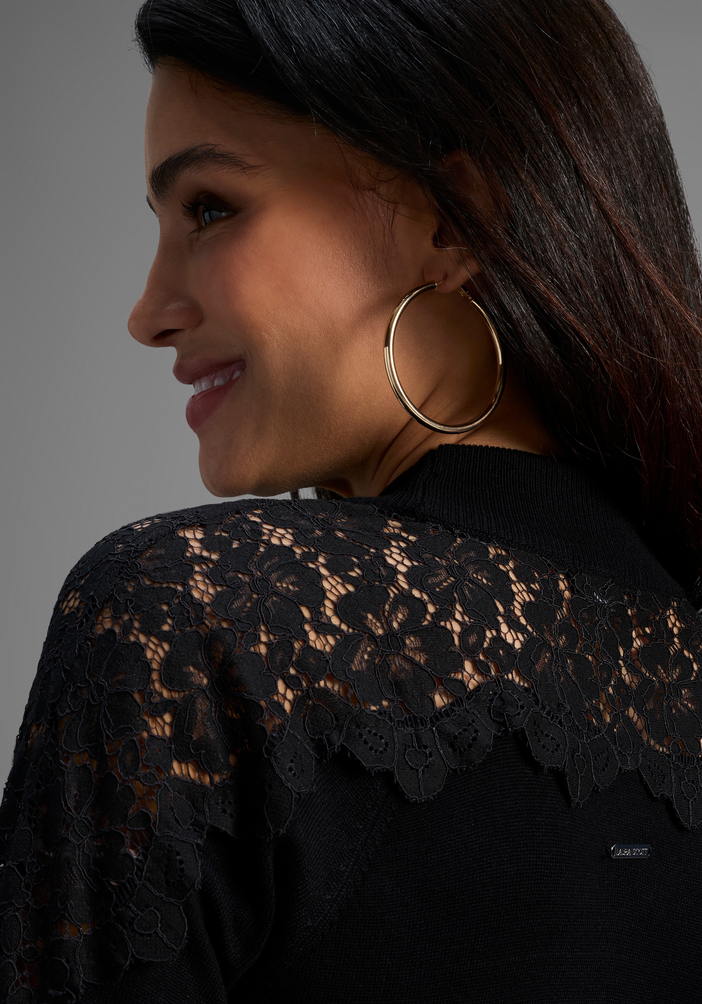Laura Scott Strickkleid, mit edler Spitze