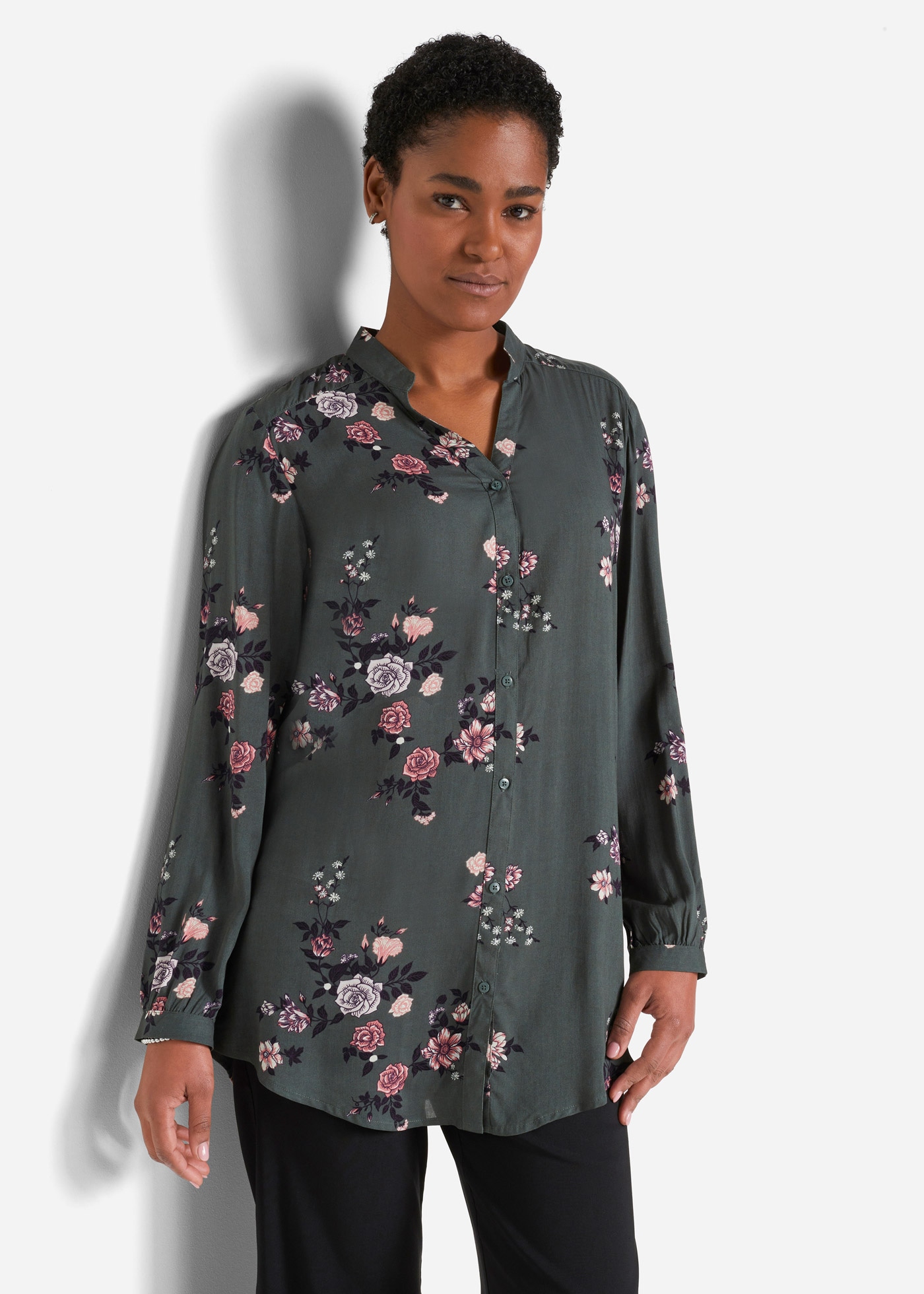 bonprix Longbluse in lockerer Tunika-Passform, aus Viskose, hinten länger geschnitten