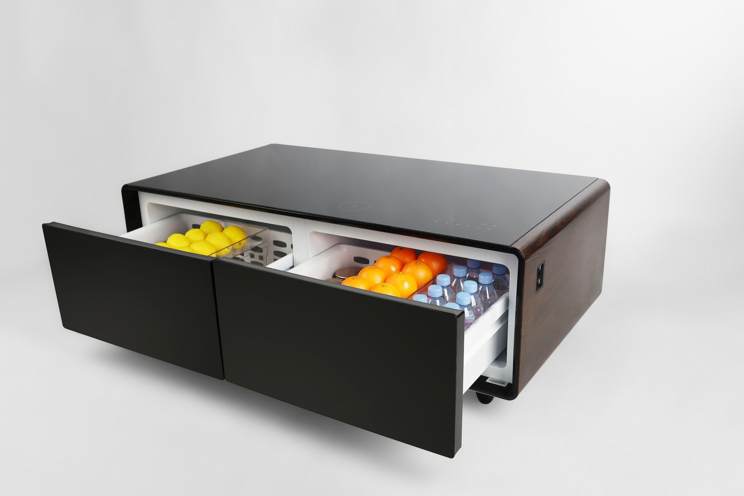 Caso Getränkekühlschrank »794 Sound & Cool Wood«, 794, 46 cm hoch, 130,5 cm breit, Loungetisch mit Kühlfächern, Soundbar und Lademöglichkeiten