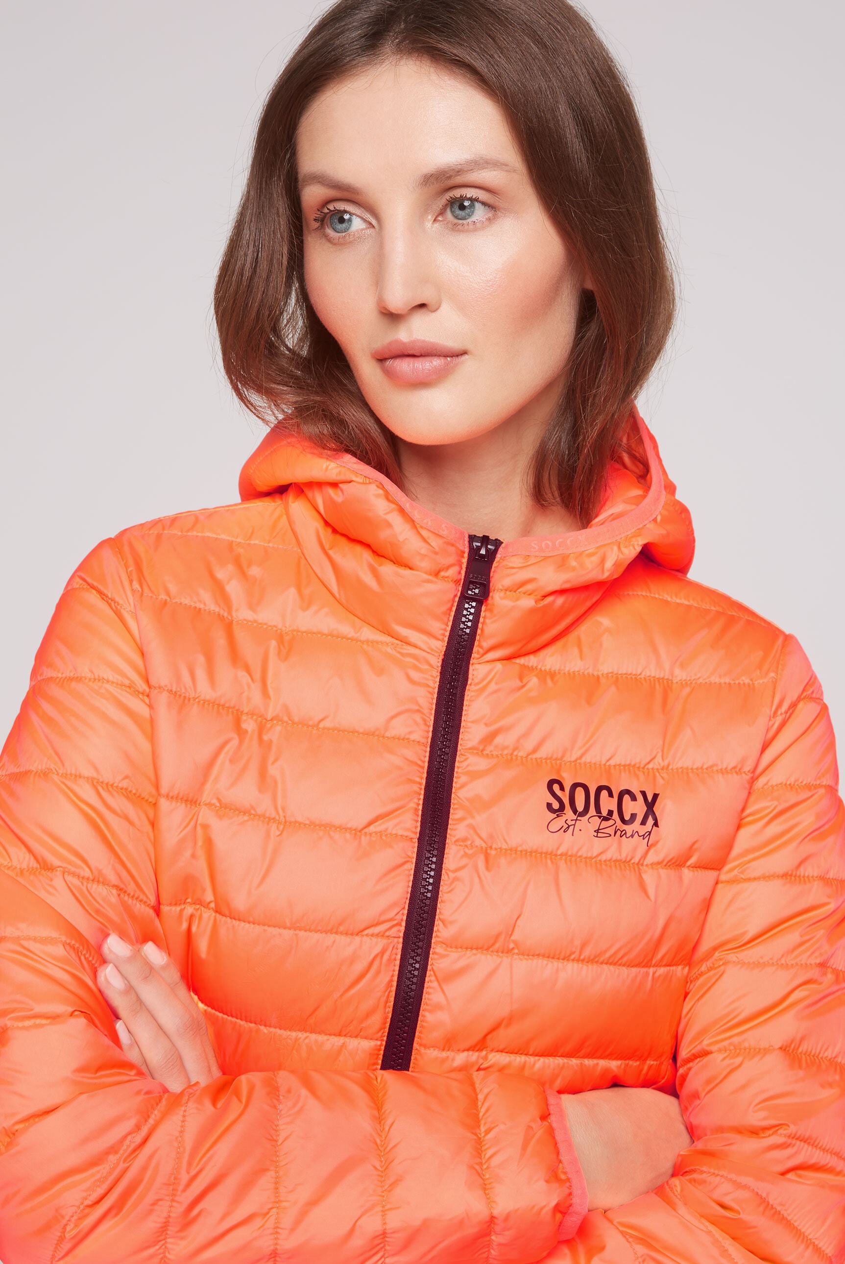 SOCCX Outdoorjacke, mit Kapuze, mit elastischem Saumabschluss