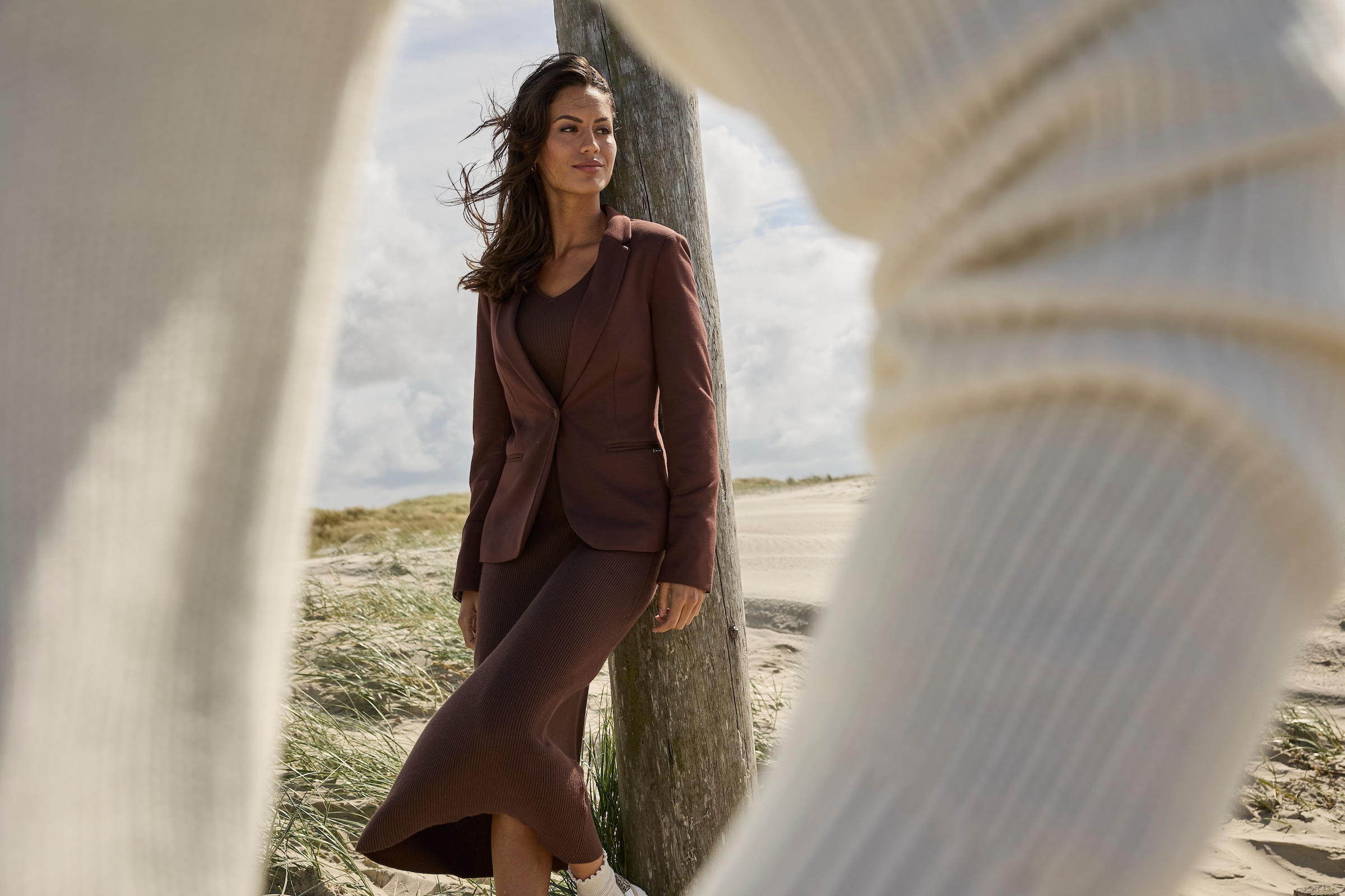 Bruno Banani Strickkleid, mit besonderem Ärmeldetail