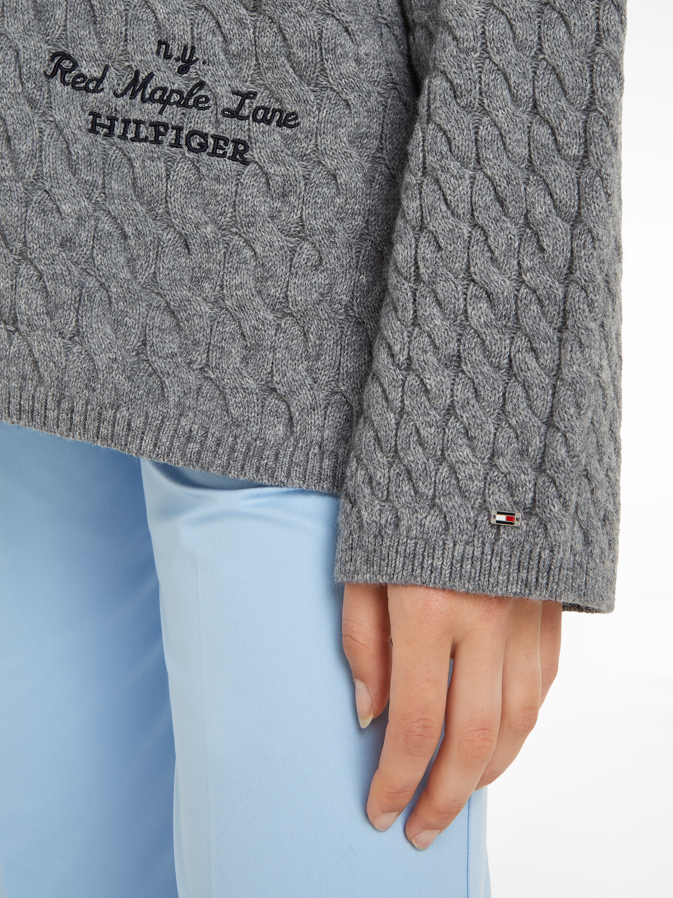 Tommy Hilfiger Strickjacke »WOOL BLEND CABLE V-NK CARDI«, mit Zopfmuster