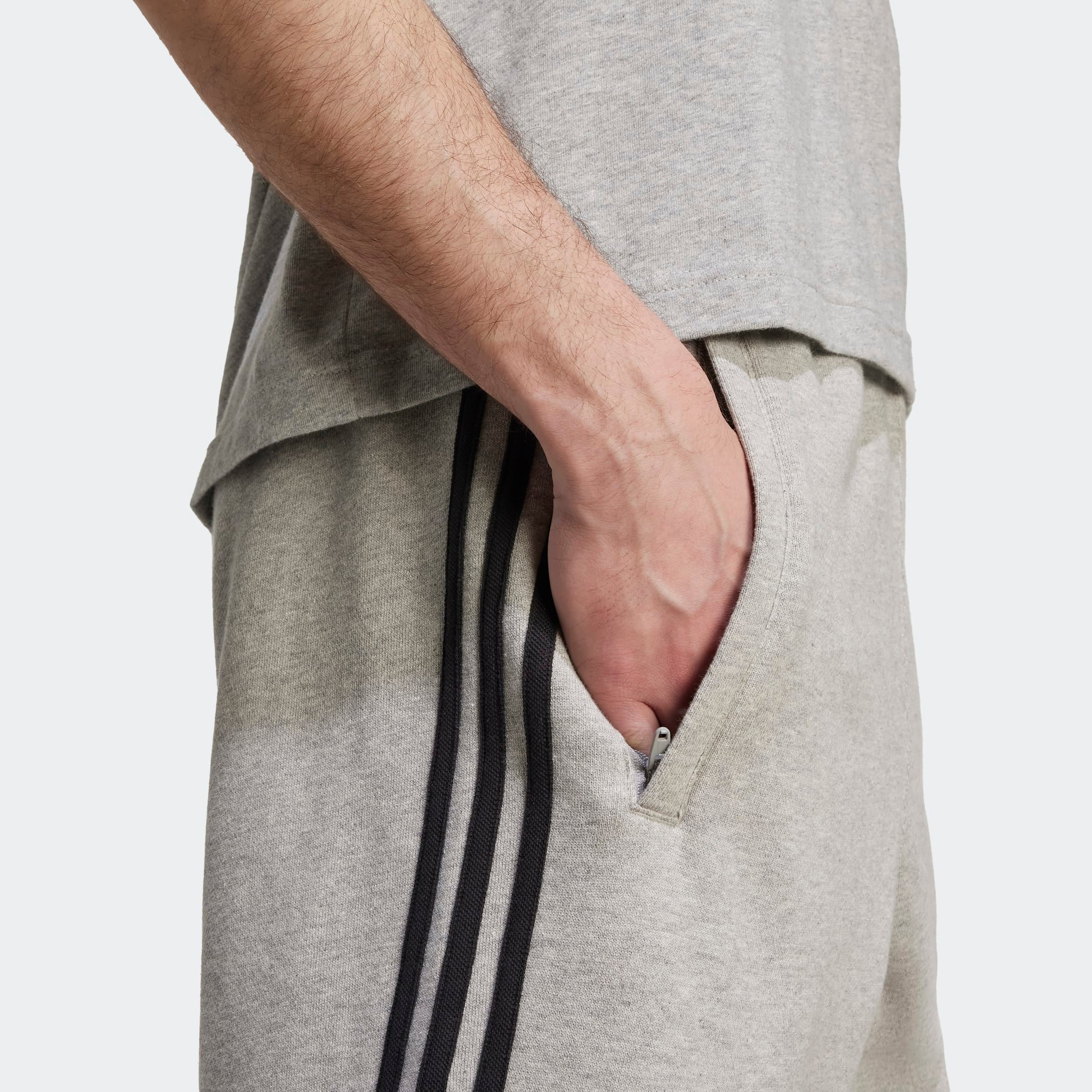 adidas Originals Shorts »3-STRIPE SHORT«, (1 tlg.), Drei Streifen Sweat Shorts aus weichem French-Terry Material