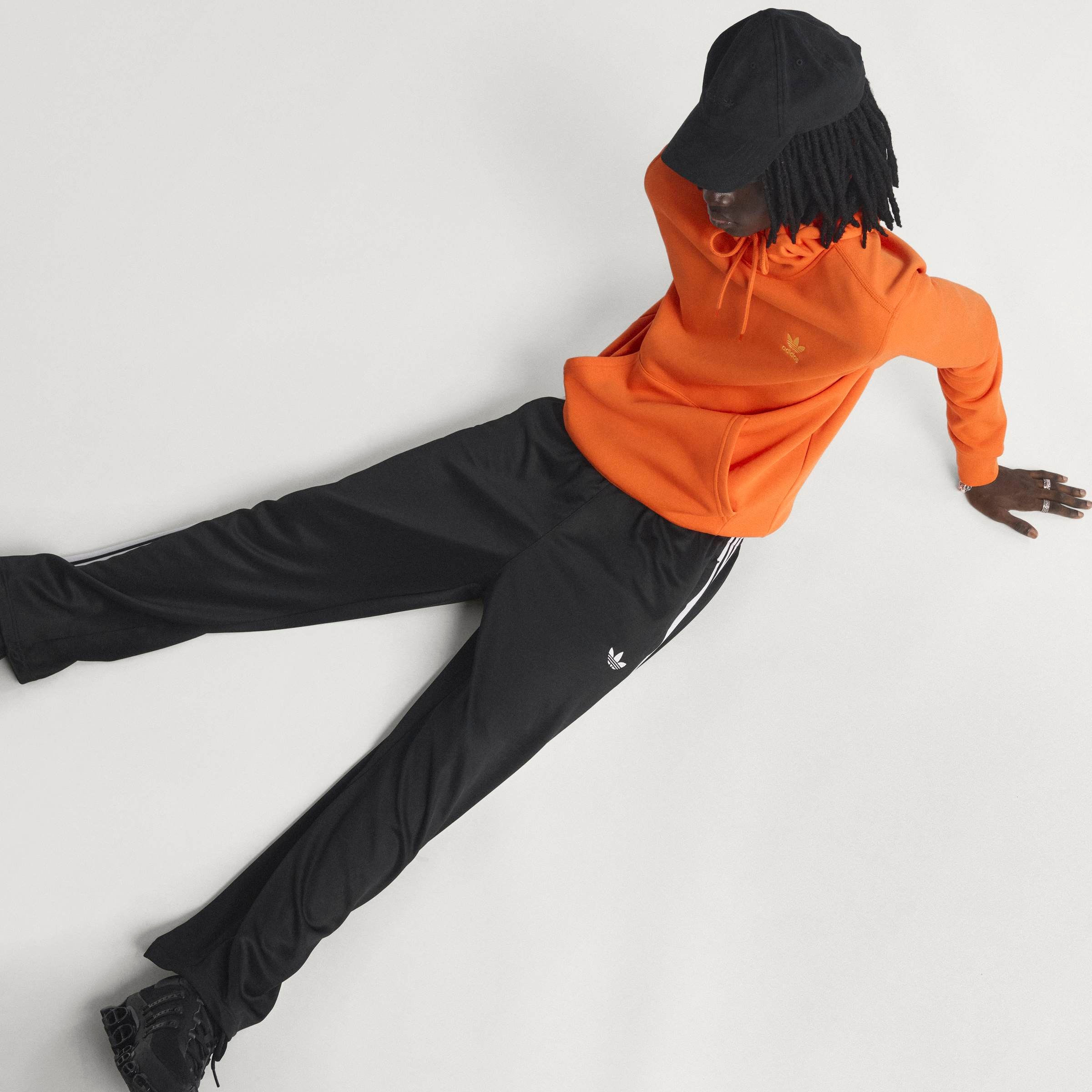 adidas Originals Sporthose »LOOSE TP«  für Erwachsene, sportlicher Stil, aus Polyester und Baumwolle