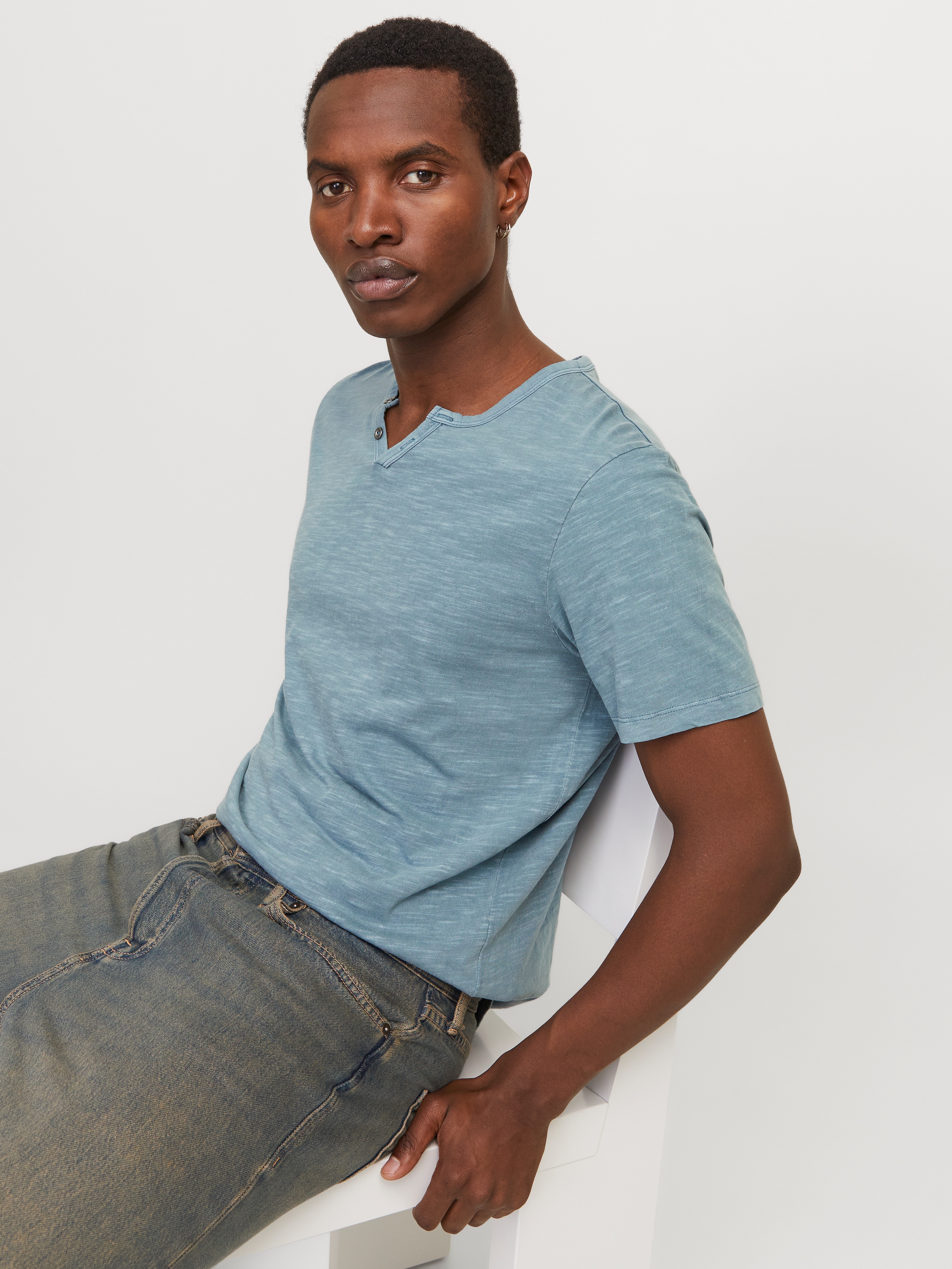 Jack & Jones T-Shirt »JJESPLIT NECK TEE SS NOOS«, mit V-Ausschnitt