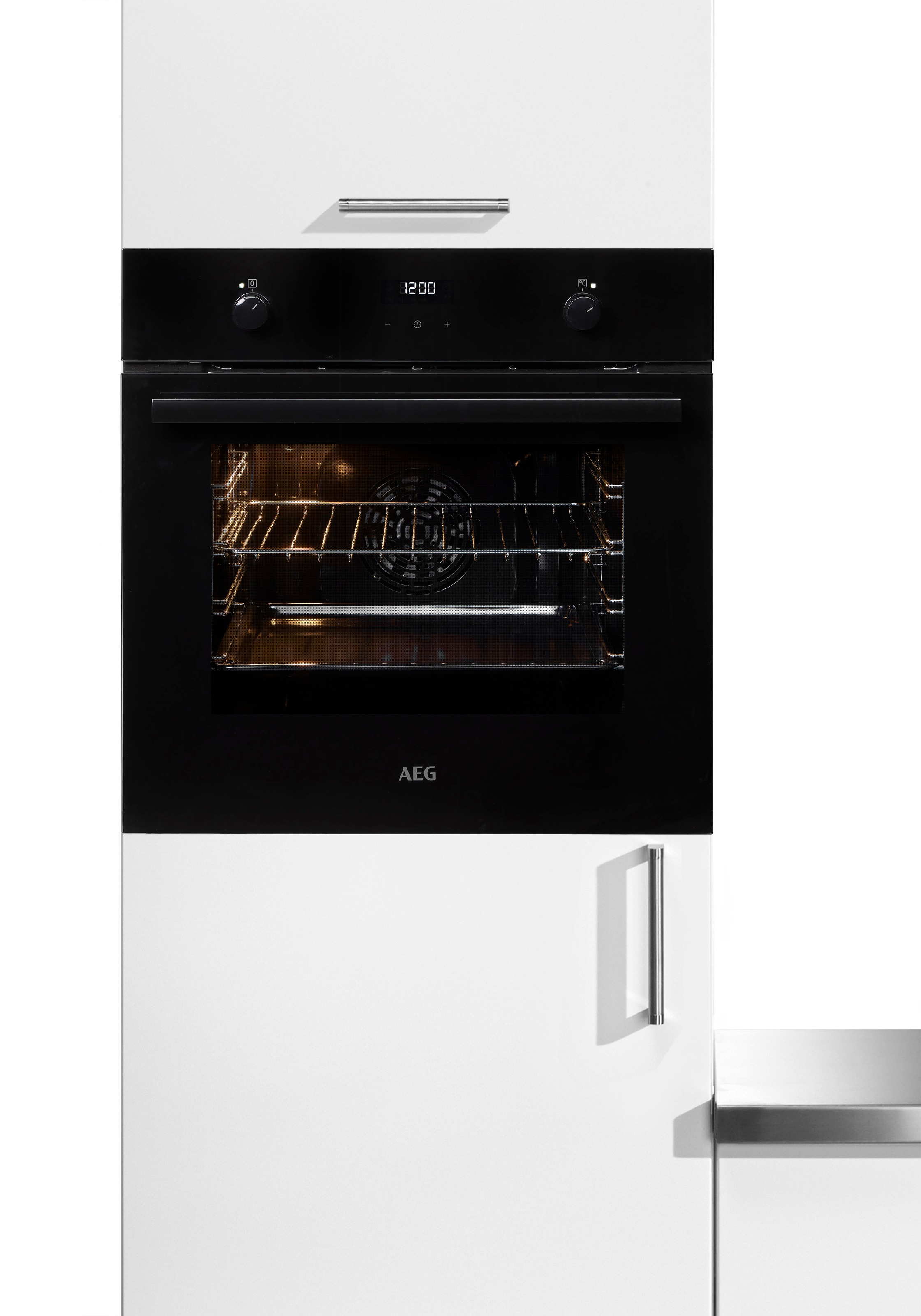 AEG SurroundCook Multifunktionsbackofen Einbaubackofen / Aqua-Reinigungsfunktion / Schwarz BEE43511AB