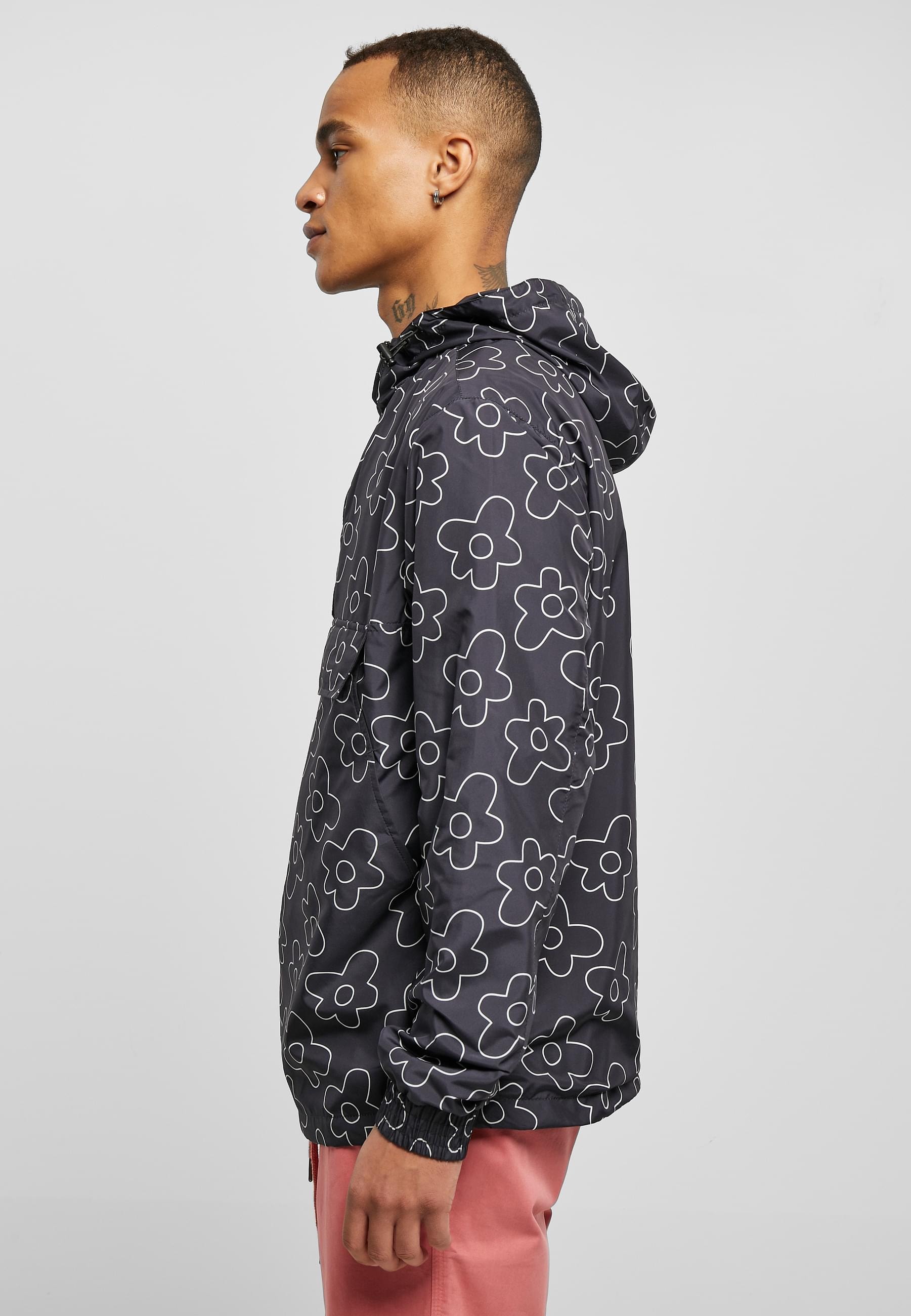 URBAN CLASSICS Windbreaker »Urban Classics Herren Flower AOP Pull Over Jacket«, (1 St.), mit Kapuze