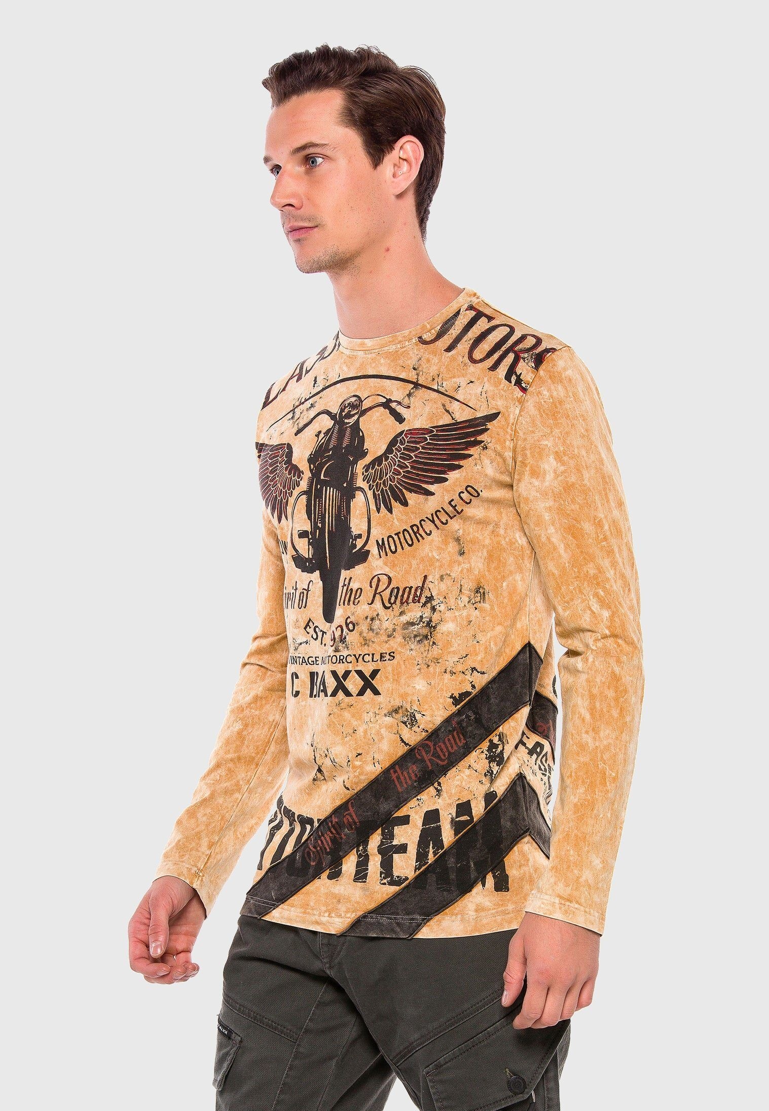 Cipo & Baxx T-Shirt »Langarmshirt«, mit modischem Print