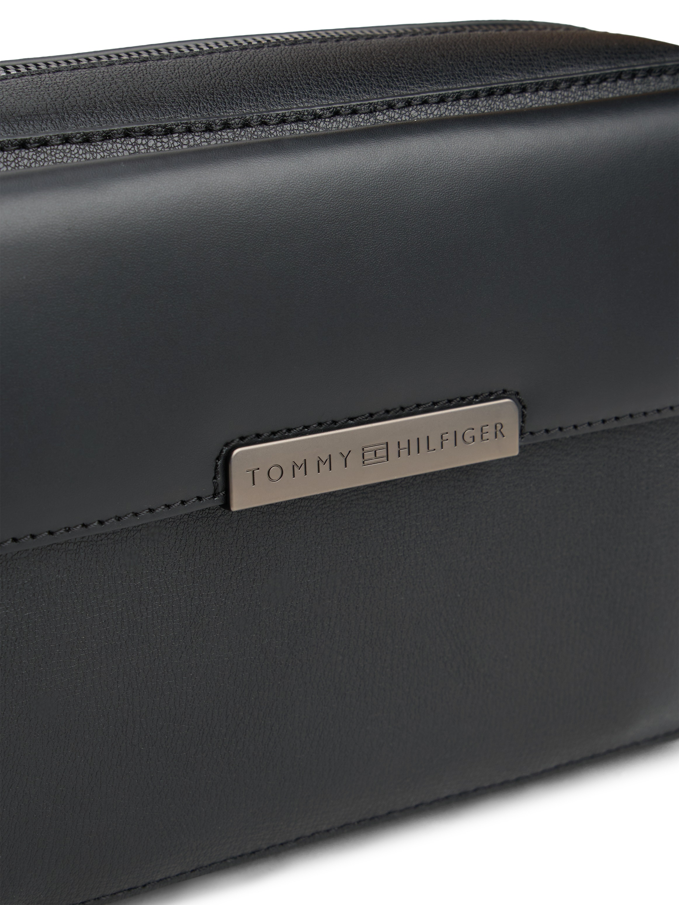 Umhängetasche TOMMY HILFIGER "TH BUSINESS LEATHER CAMERA BAG", Herren, Gr. B/H/T: 23cm x 15,5cm x 10cm, schwarz, Leder, Taschen Umhängetasche, Men Kamarabag, Schultertasche mit verstellbarem Umhängeriemen 2