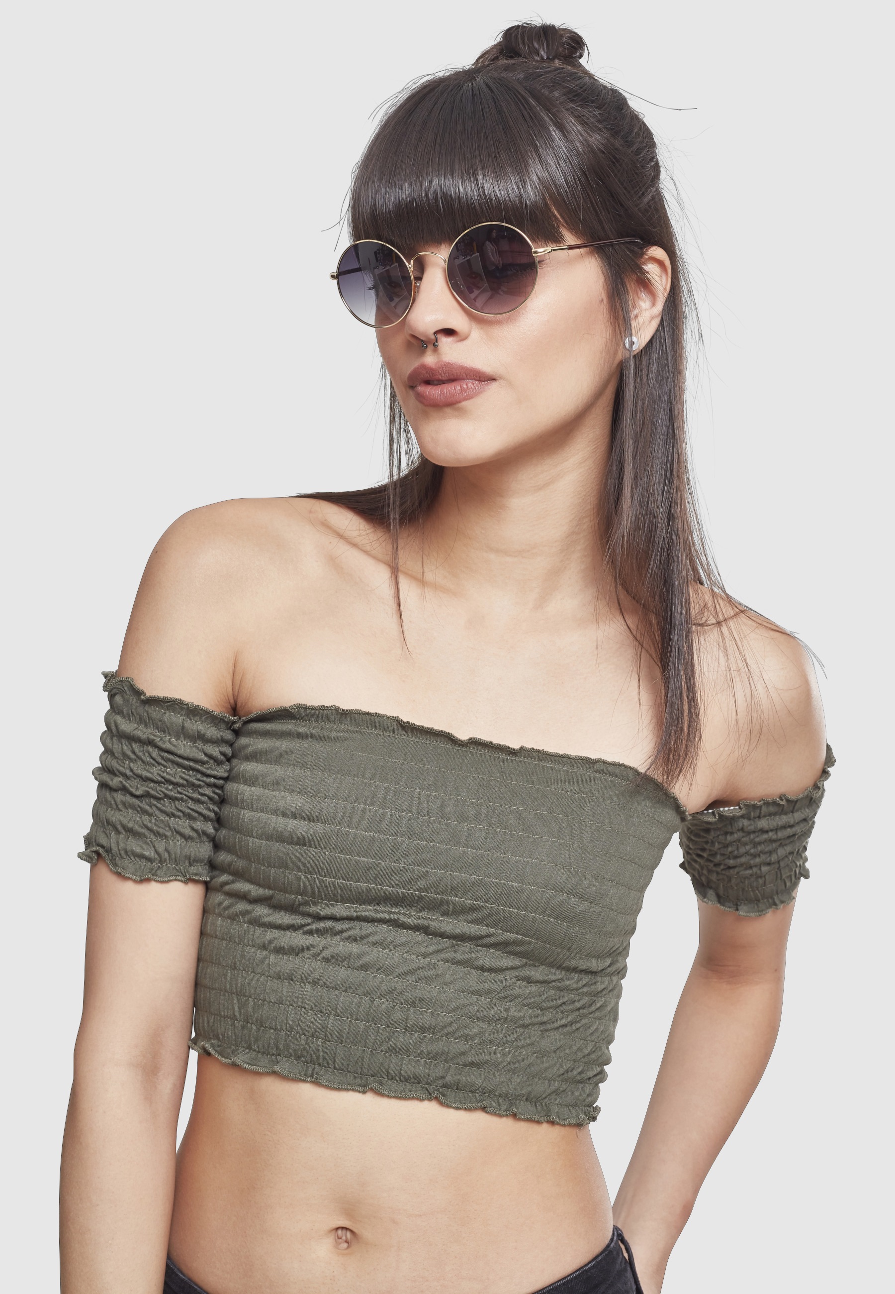 URBAN CLASSICS Yoga & Relax Shirt »Urban Classics Damen Ladies Cropped Cold Shoulder Smoke Top« 1 Stk.