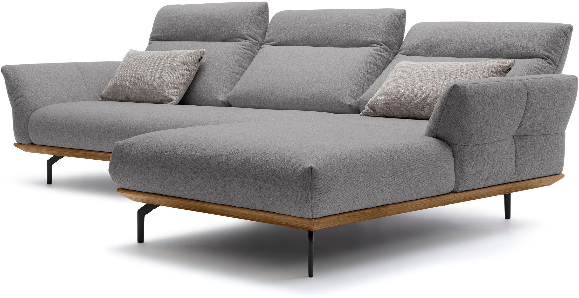 Creation BY ROLF BENZ Ecksofa »CR.460«, Sockel in Nussbaum, Winkelfüße in Umbragrau, Breite 318 cm