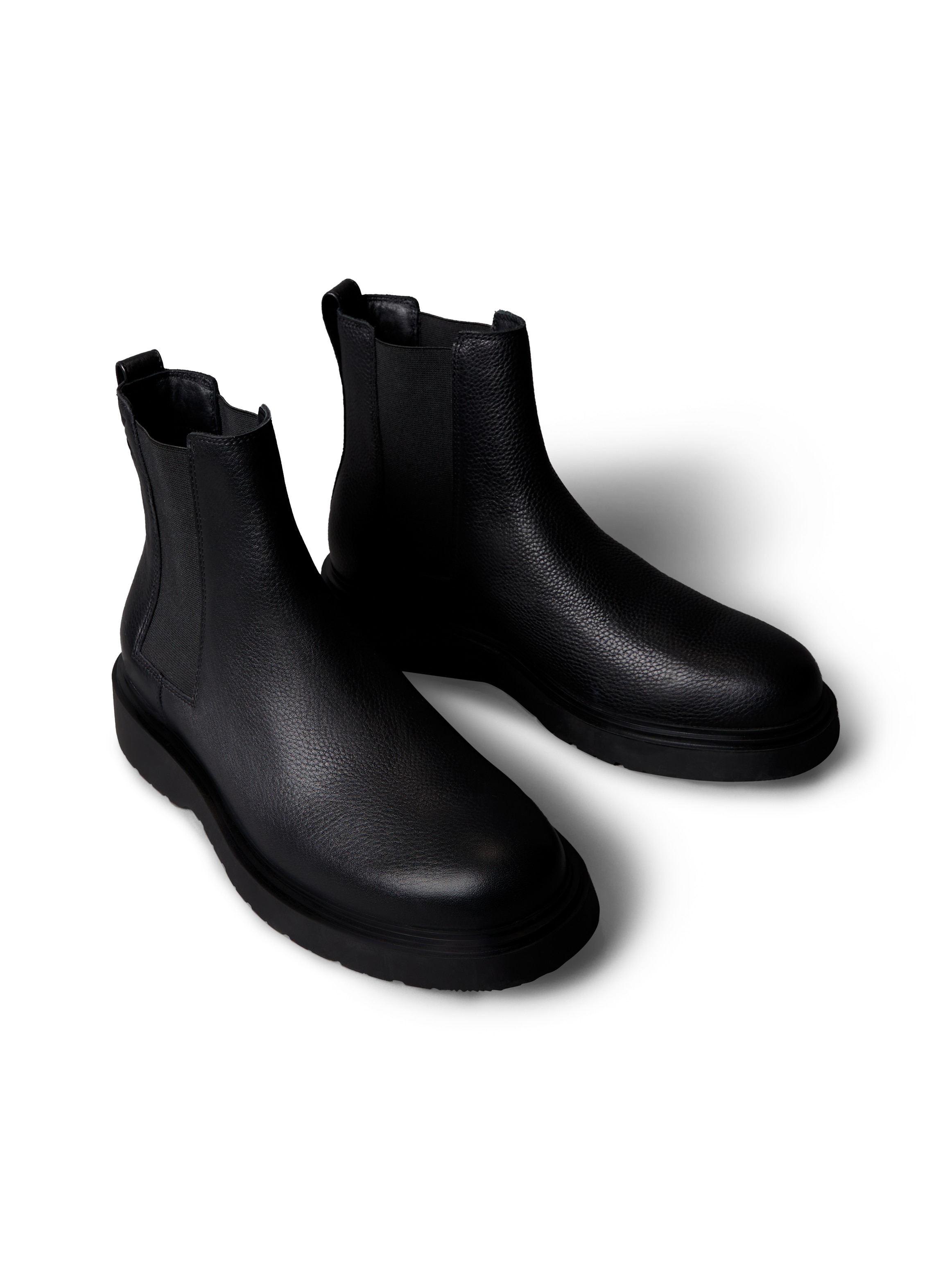 Calvin Klein Jeans Chelseaboots "COMBAT ESS CHELSEA BOOT LTH" Klassik-Stiefelette, Schlupfboots mit Stretcheinsätzen