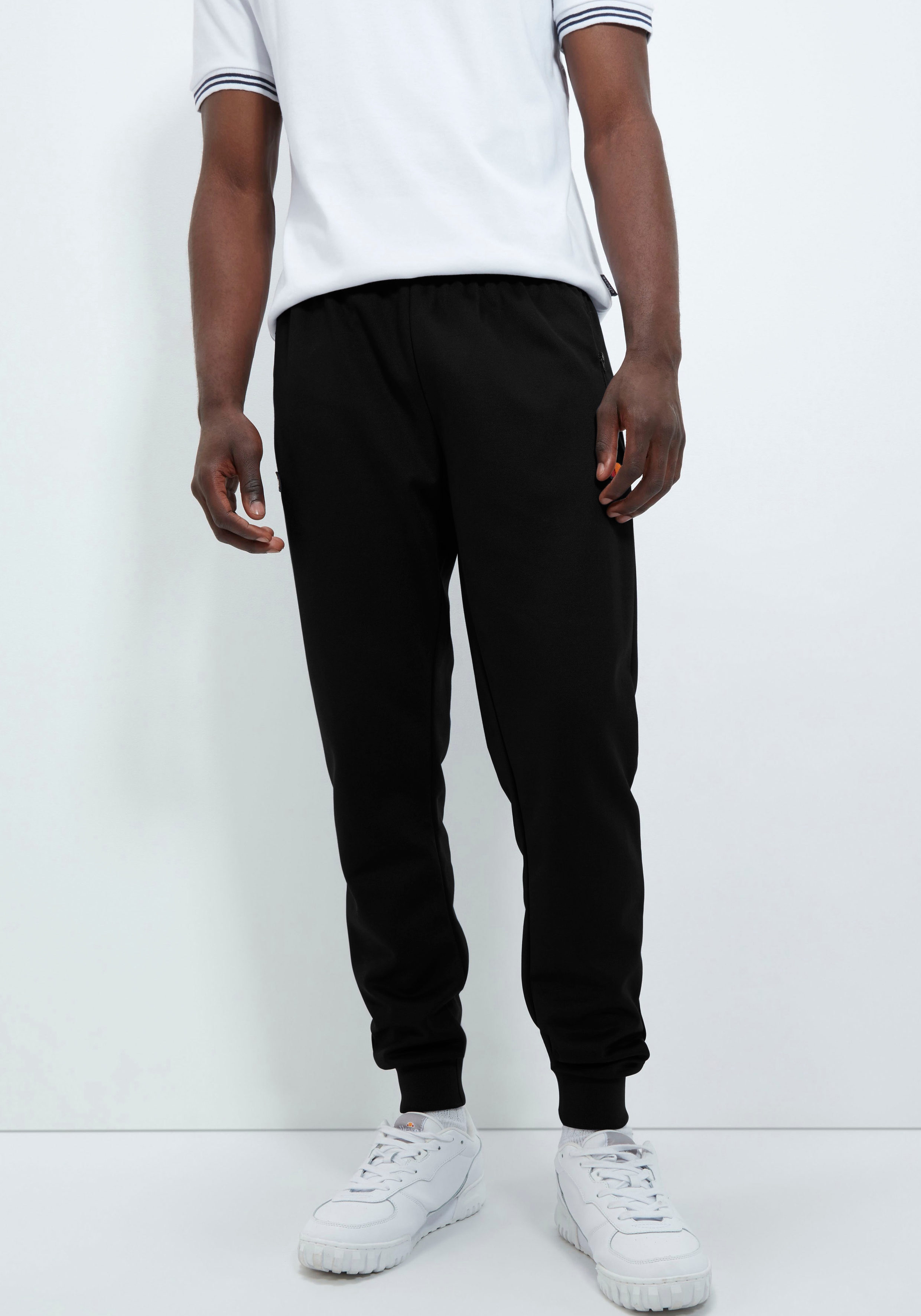 Ellesse Sporthose "BERTONI TRACK PANT" mit Reißverschlusstaschen, aus Baumwolle und Polyester