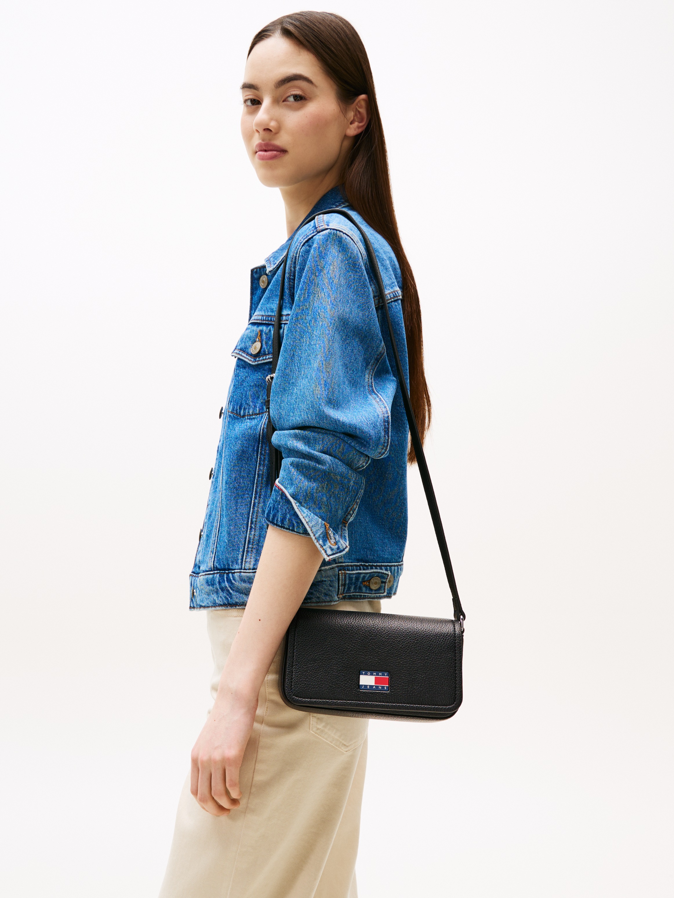 Tommy Jeans Umhängetasche "TJW MUST FLAP CROSSOVER", Damen Schultertasche, günstig online kaufen