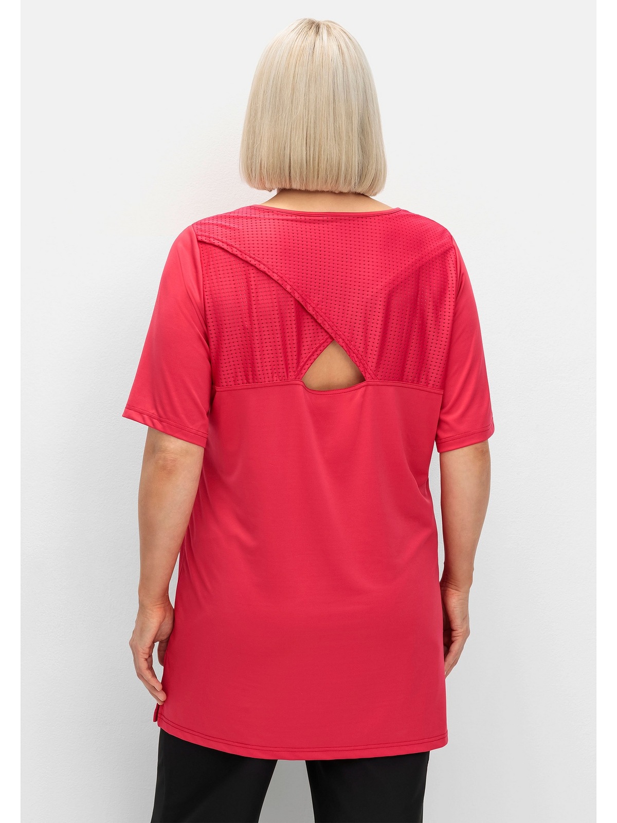 Sheego Funktionsshirt »Große Größen«, aus Funktionsmaterial, mit Cut-out im Rücken