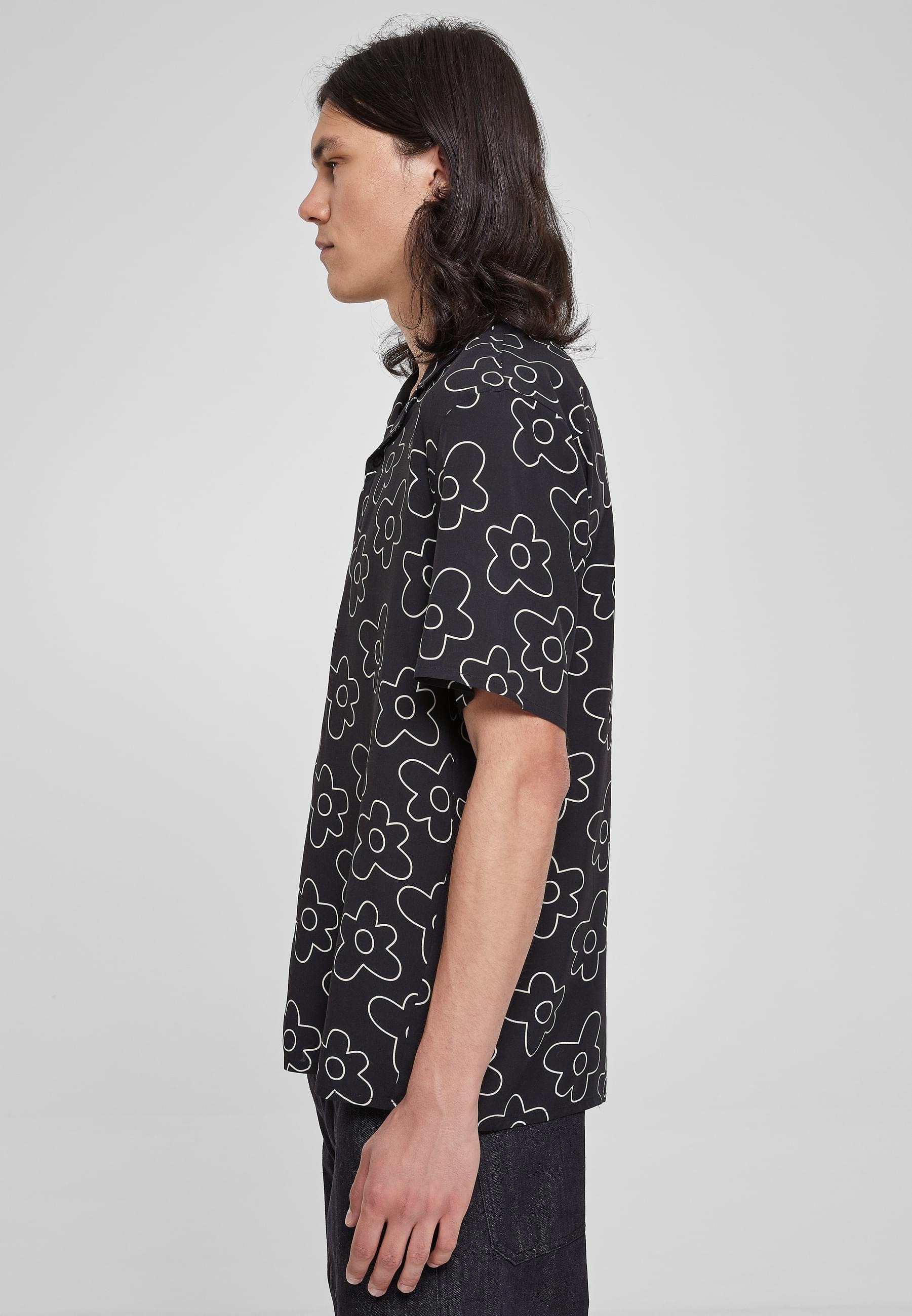 URBAN CLASSICS Kurzarmhemd »Urban Classics Herren Viscose AOP Resort Shirt«, (1 tlg.)