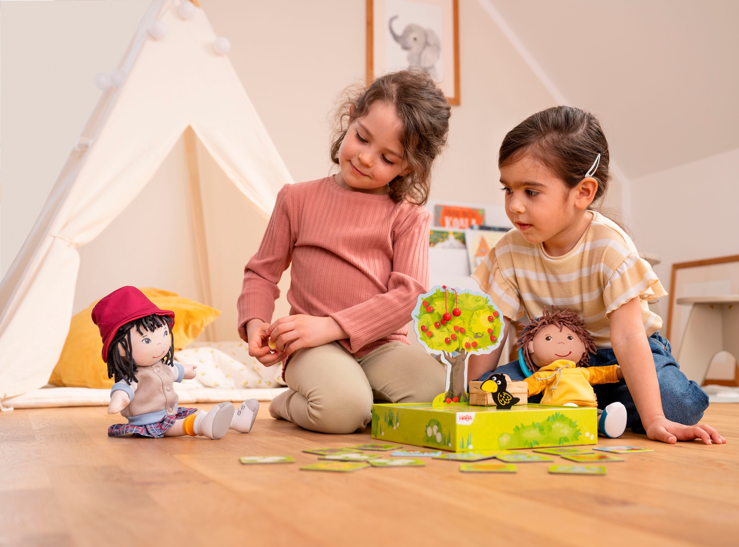 Haba Stoffpuppe »Bruno«, Mit Sweatshirt, Hose und Cap