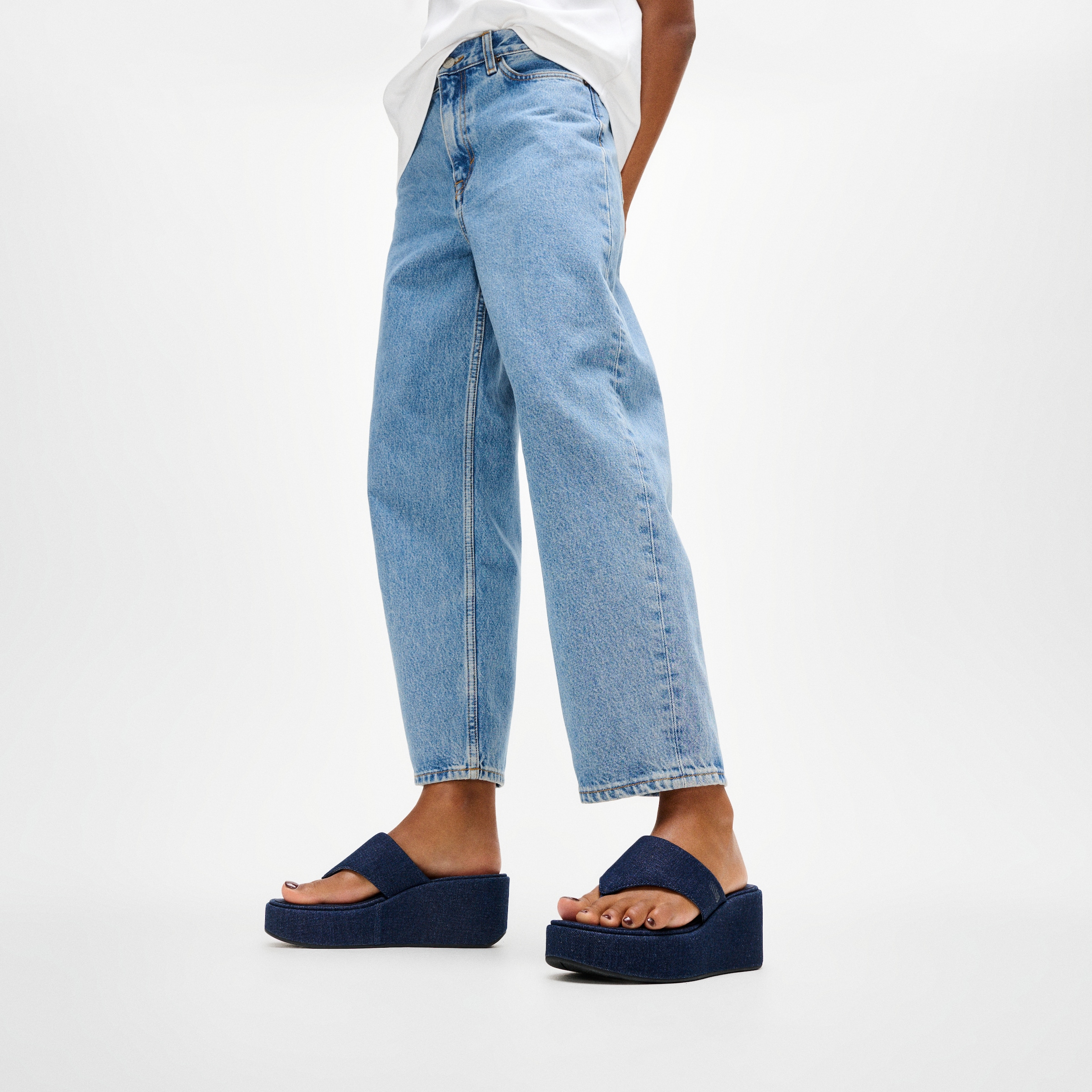 Fitflop Dianette »PLATFFORMS DENIM WEDGE TOE-POST SANDALS«  Plateau, Zehensteg, Sommerschuh mit weichem Zehensteg