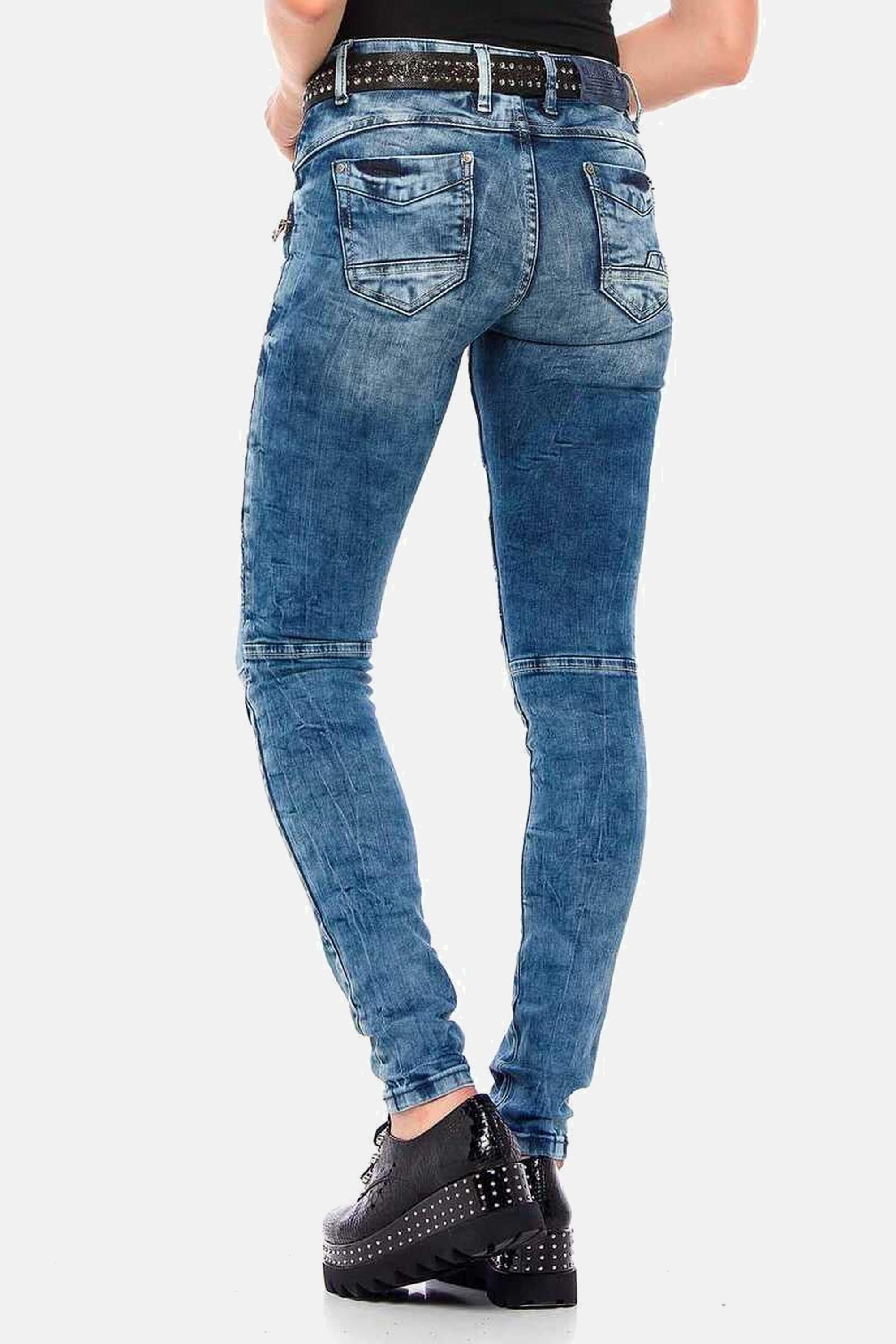 Cipo & Baxx Slim-fit-Jeans »Jeans«, mit coolen Stickelementen, WD381