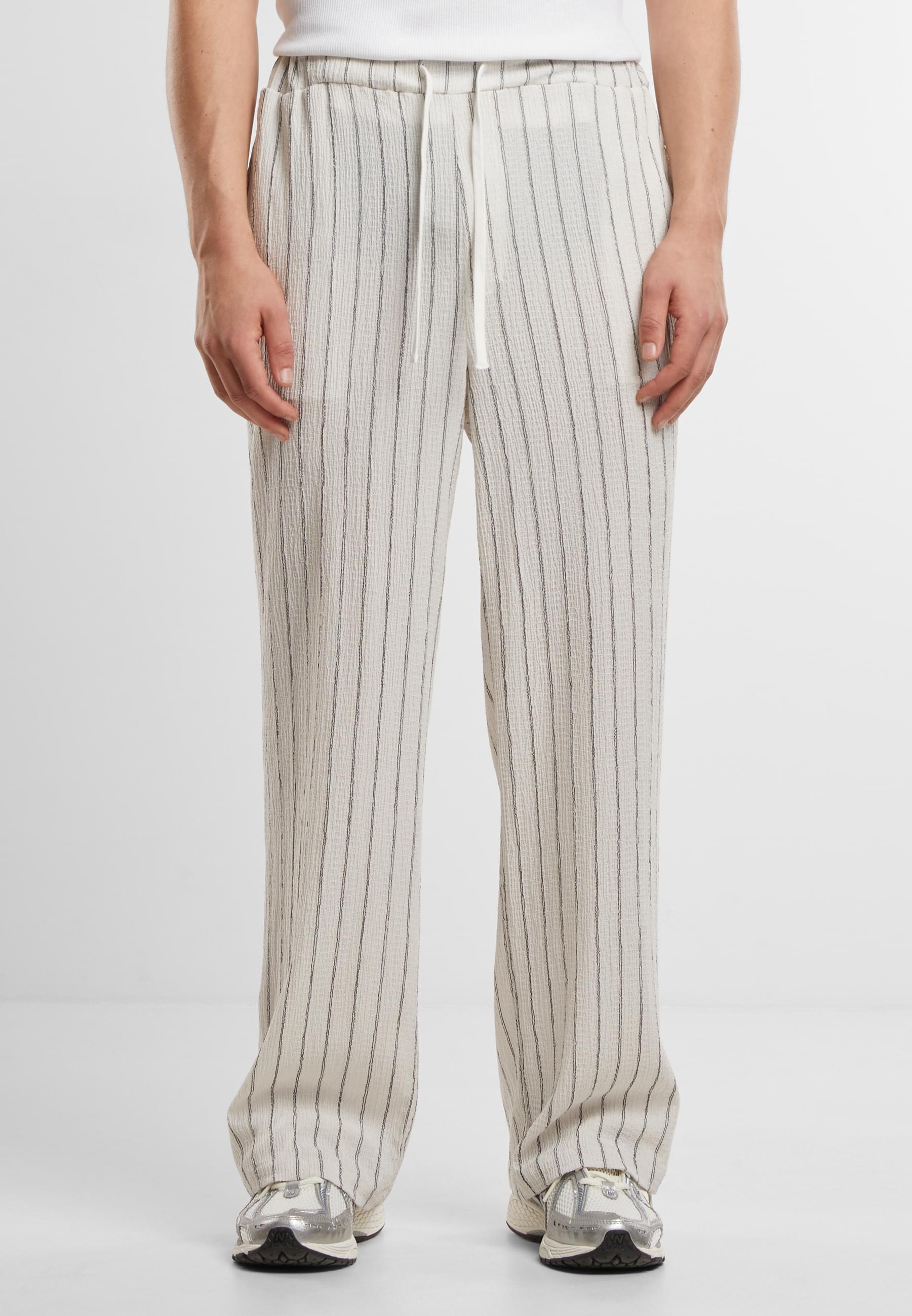 URBAN CLASSICS Stoffhose »Urban Classics Striped Crinkle Resort Pants«, (1 tlg.)