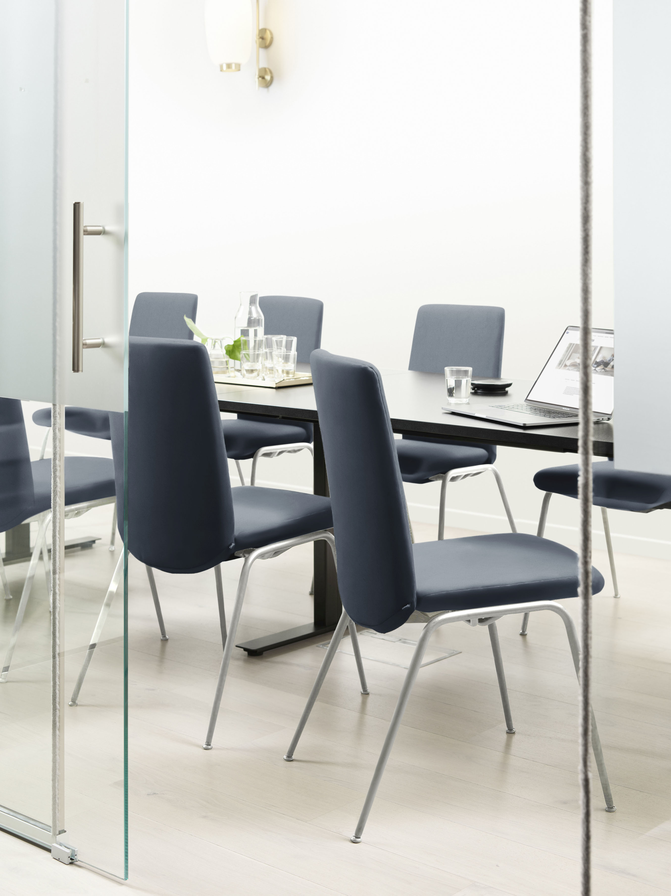 Stressless Polsterstuhl "Laurel" () Low Back, Größe M, mit Beinen aus Stahl in Chrom glänzend