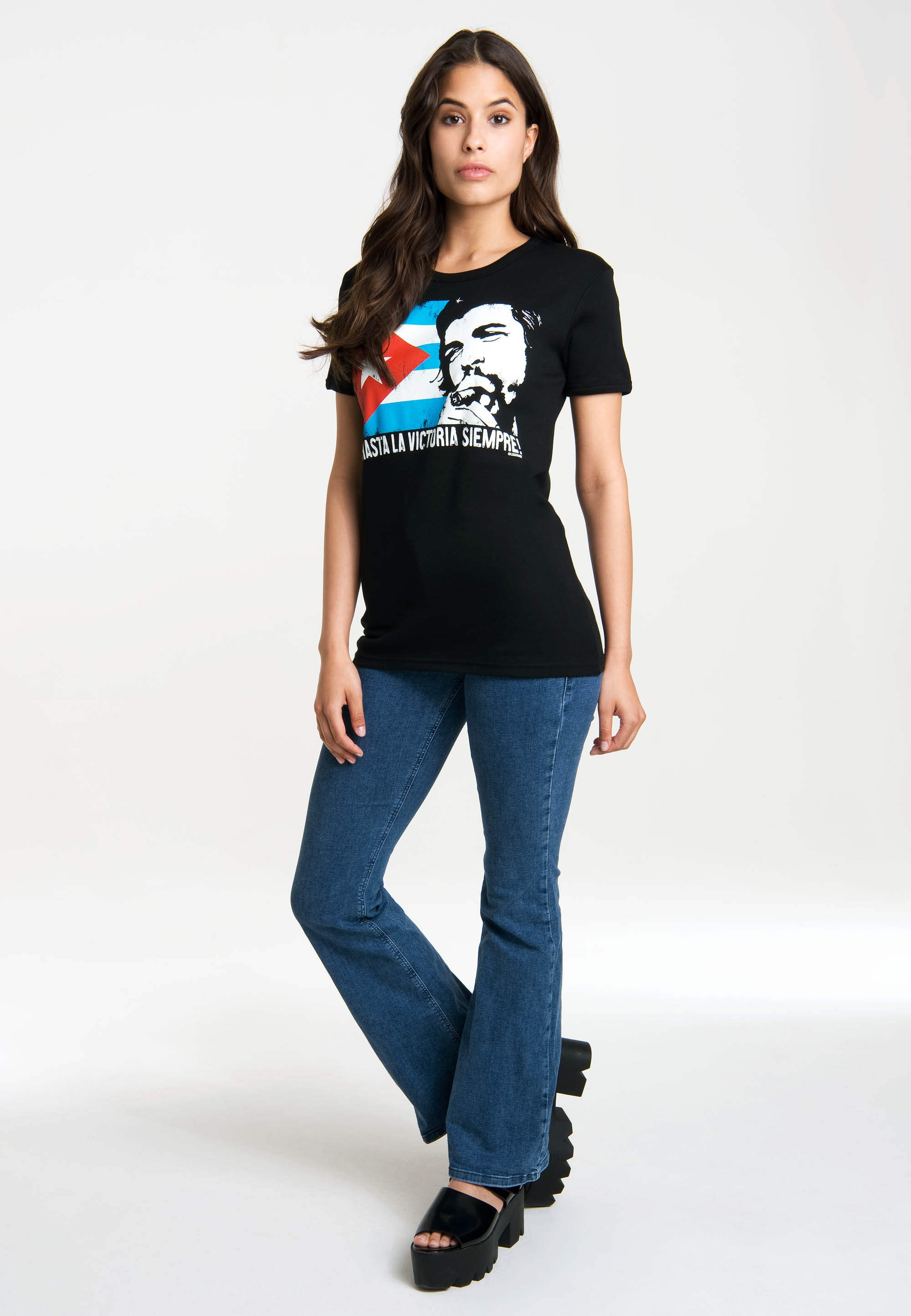 LOGOSHIRT T-Shirt »Che - Cuban Flag«, mit lizenziertem Originaldesign