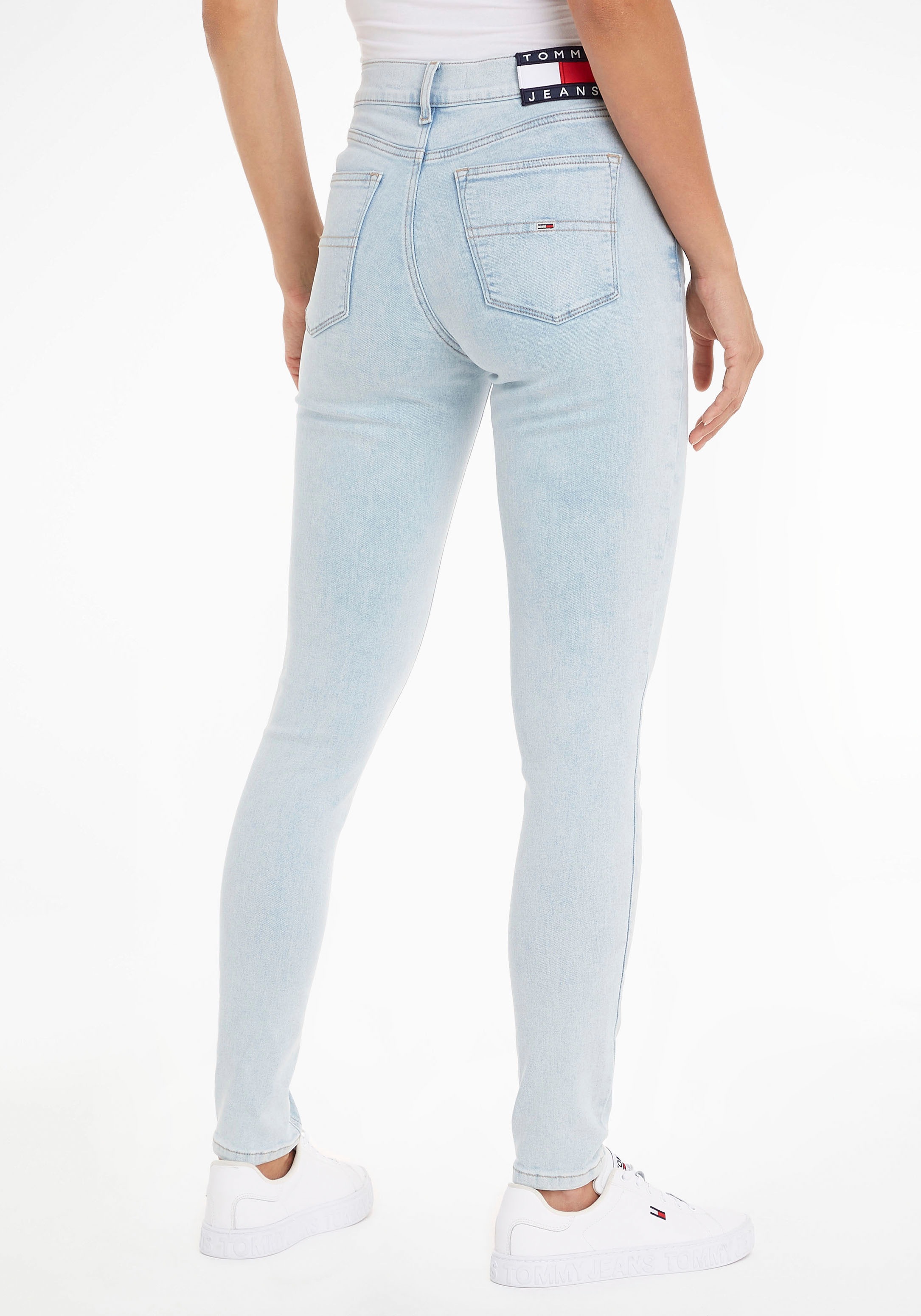 Jeans Tommy mit hinten BAUR Jeans Label-Badge Passe »Nora«, | Skinny-fit-Jeans Friday Black & Tommy