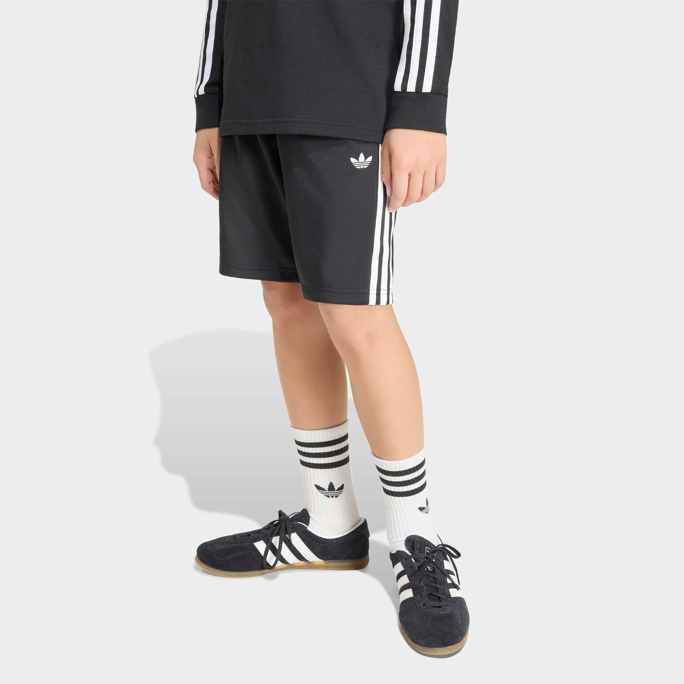 adidas Originals Shorts »FIREBIRD«  für Kinder, normal-weit geschnitten, im Bermuda-Stil, sportlicher Stil