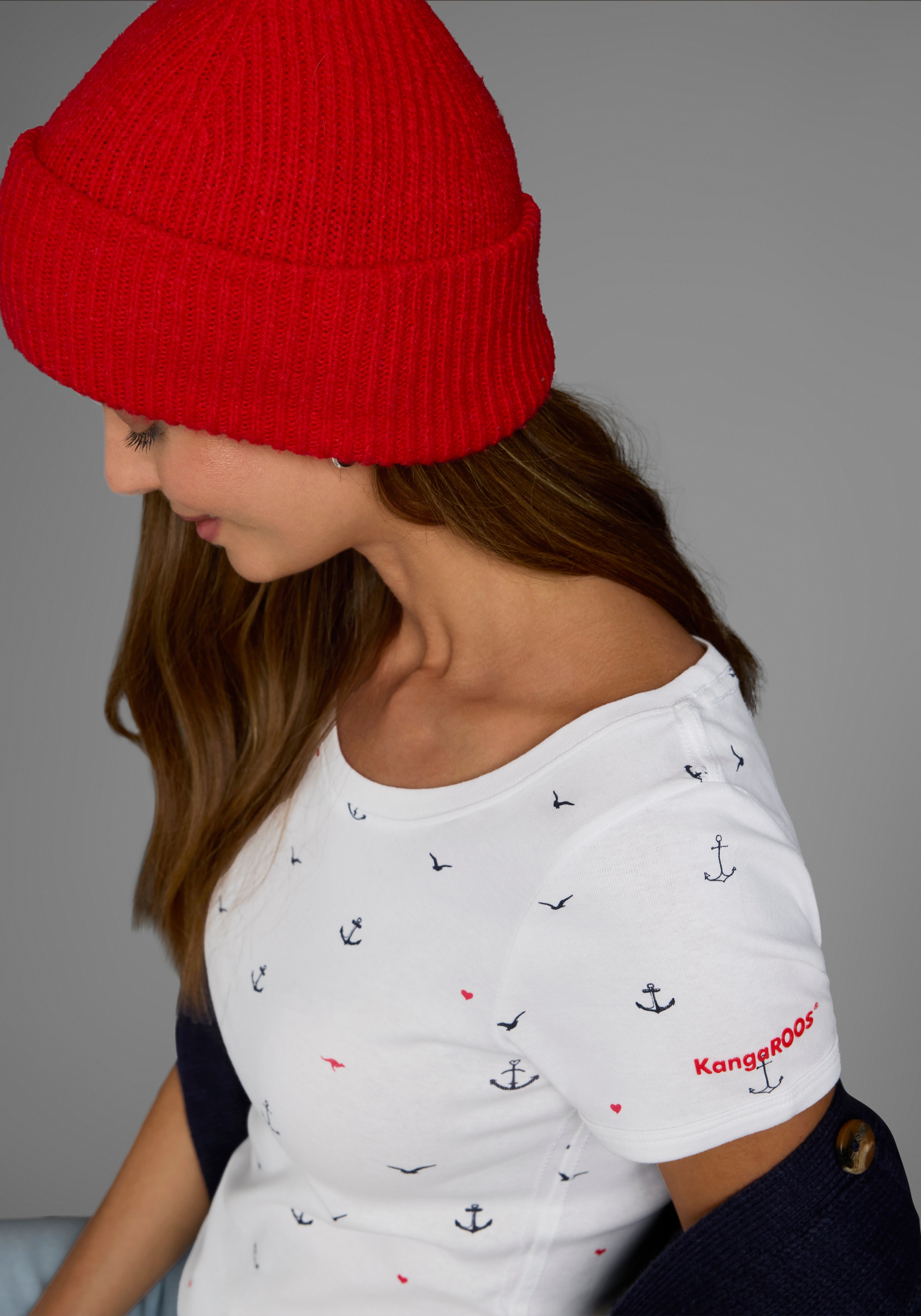 KangaROOS T-Shirt, kurzärmelig, sehr figurbetont und hüftbedeckend