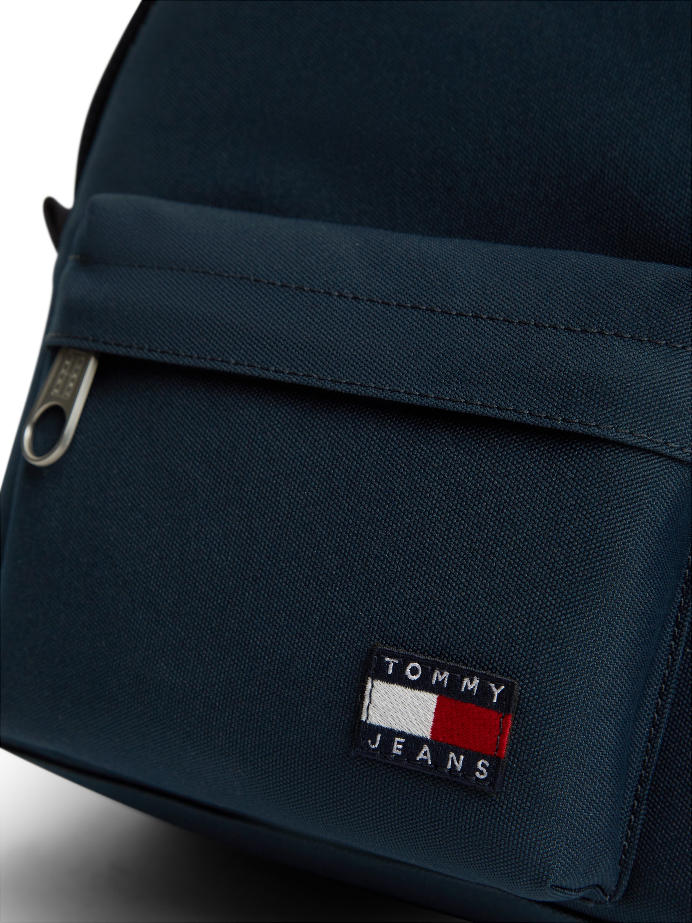 Tommy Jeans Cityrucksack »TJW ESS DAILY DOME BACKPACK« Damen Freizeitrucksack mit typischem Logo-Aufnäher