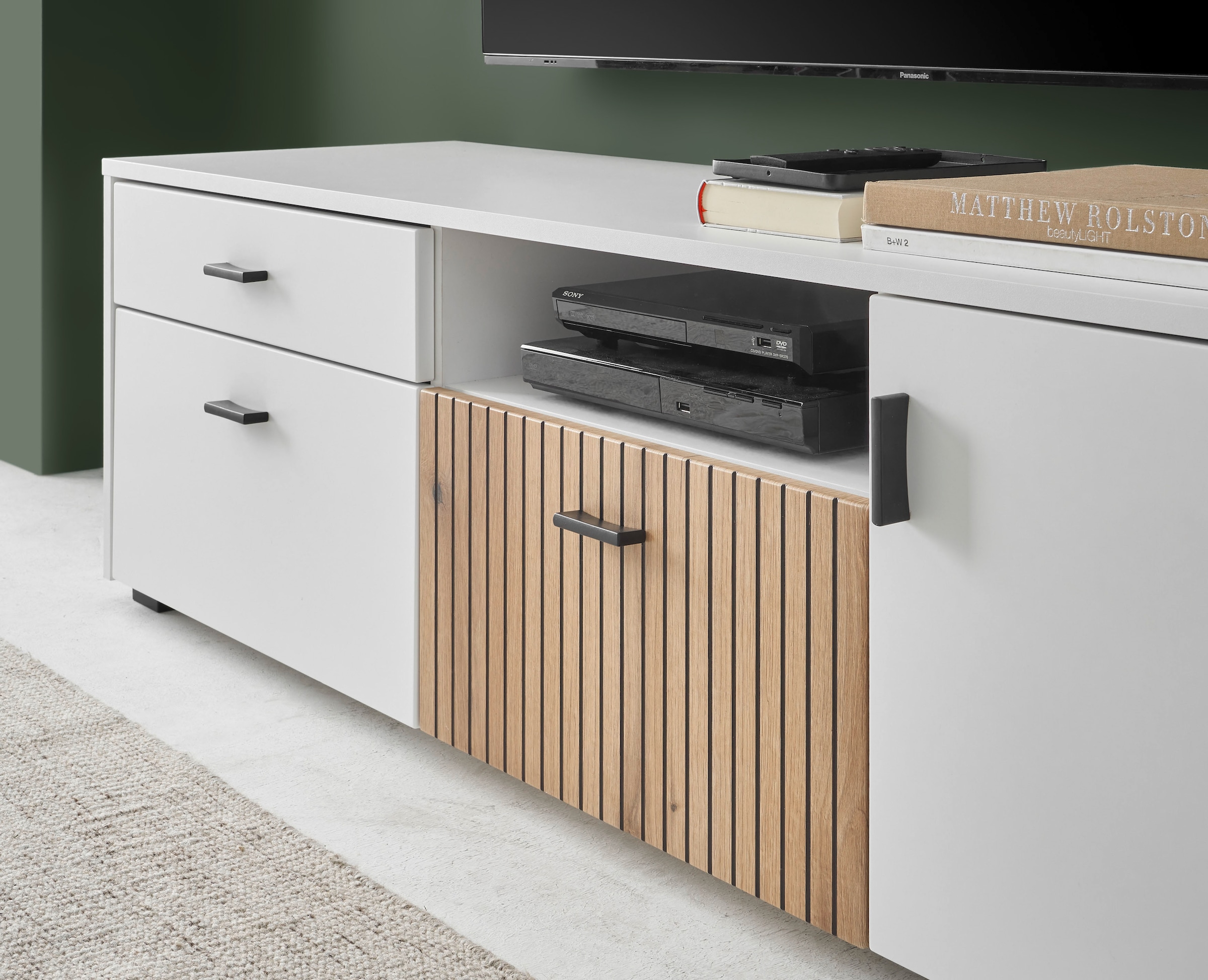 INOSIGN Wohnwand »HUDSON«, (Set, 4 St.), mit moderner Rillenoptik, Griffe aus Metall (Schwarz), Breite 320 cm