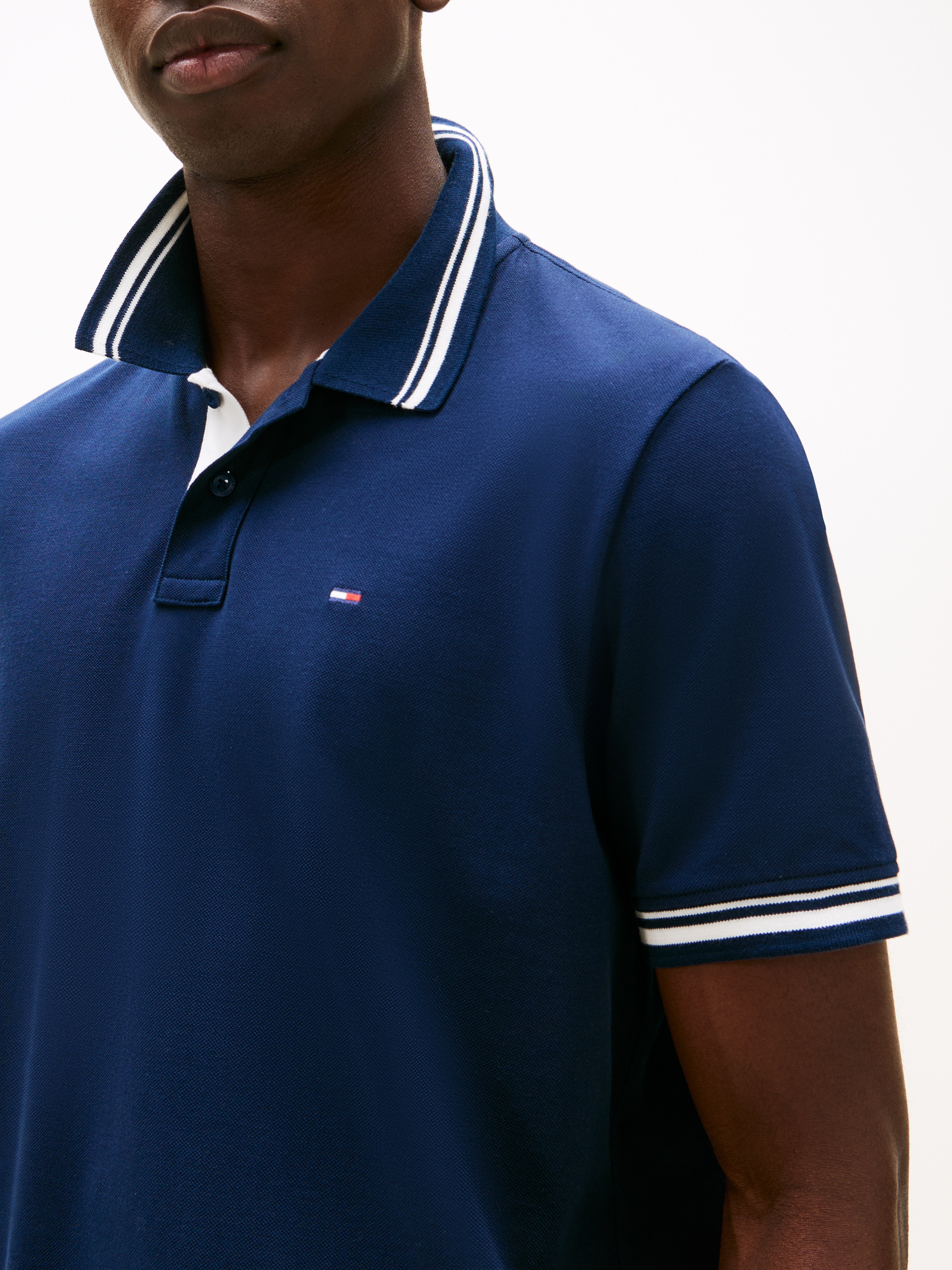 Tommy Jeans Poloshirt »TJM REG TIPPED POLO EXT«, Mit Rundhalsausschnitt
