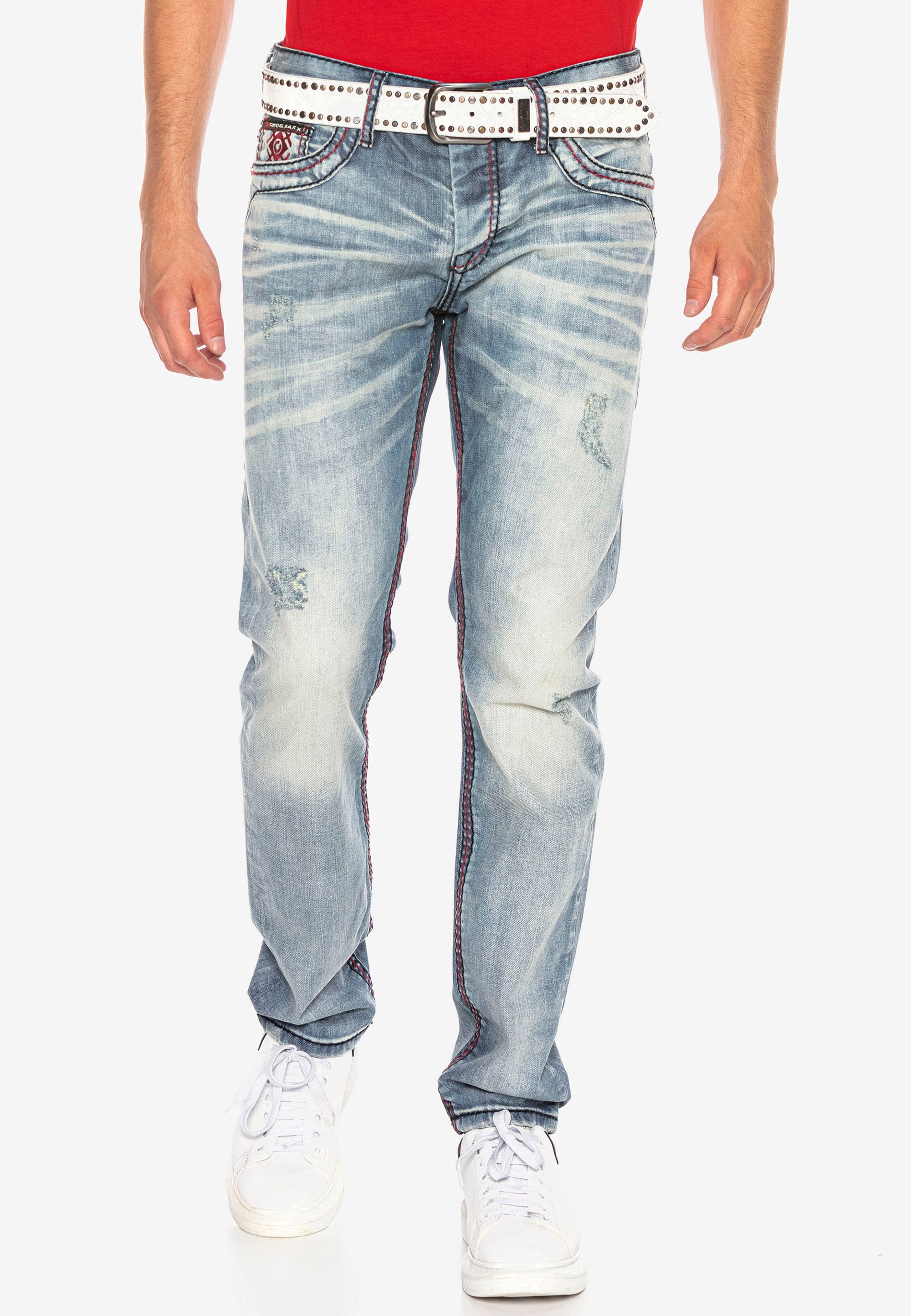 Straight-Jeans, in modischem Design