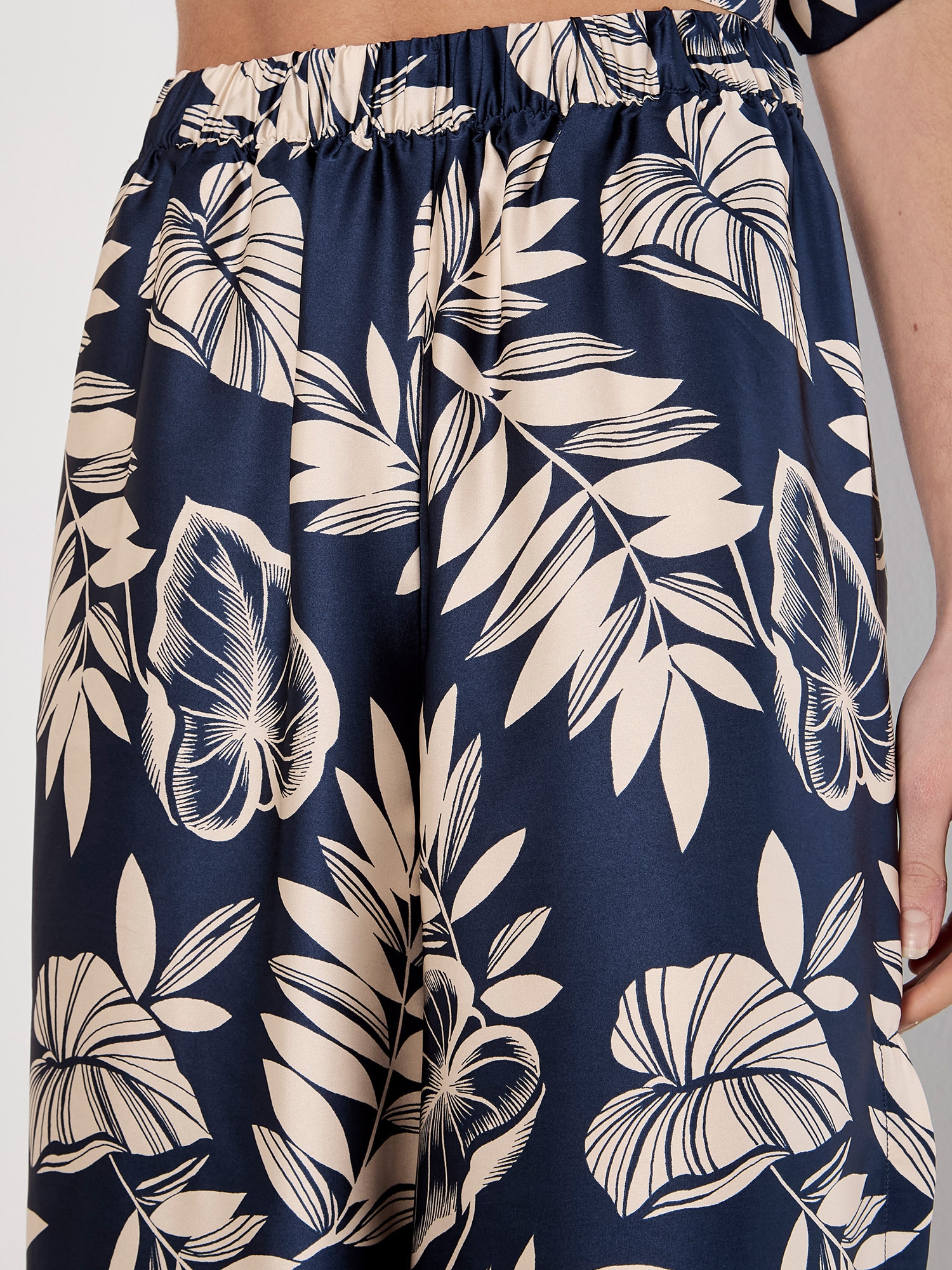 Apricot Palazzohose »Satinhose«  mit Palmenblätterdruck