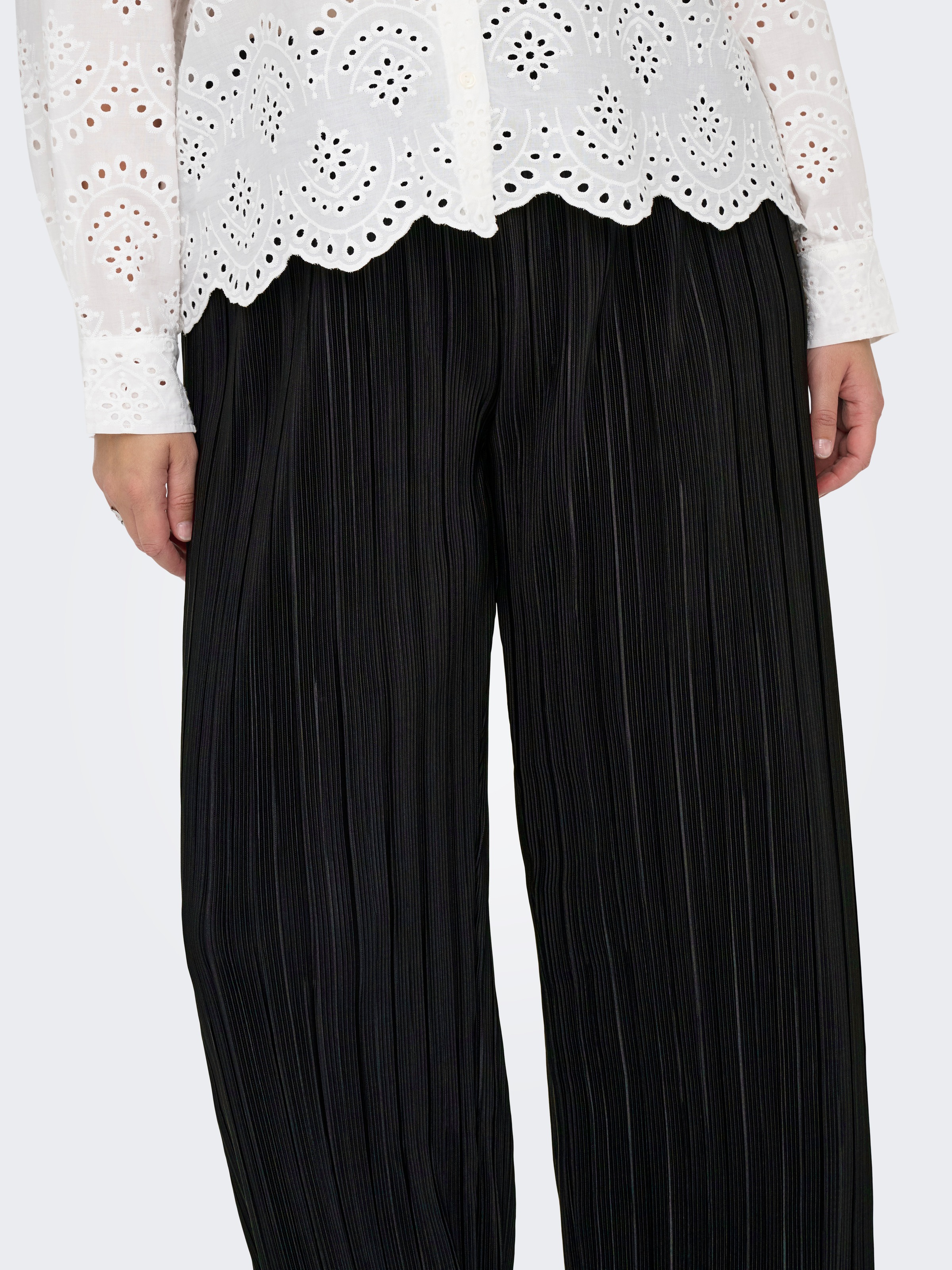 ONLY CARMAKOMA Schlupfhose "CARRAVENNA PLISSE PANT JRS NOOS", Sommerhose, m günstig online kaufen