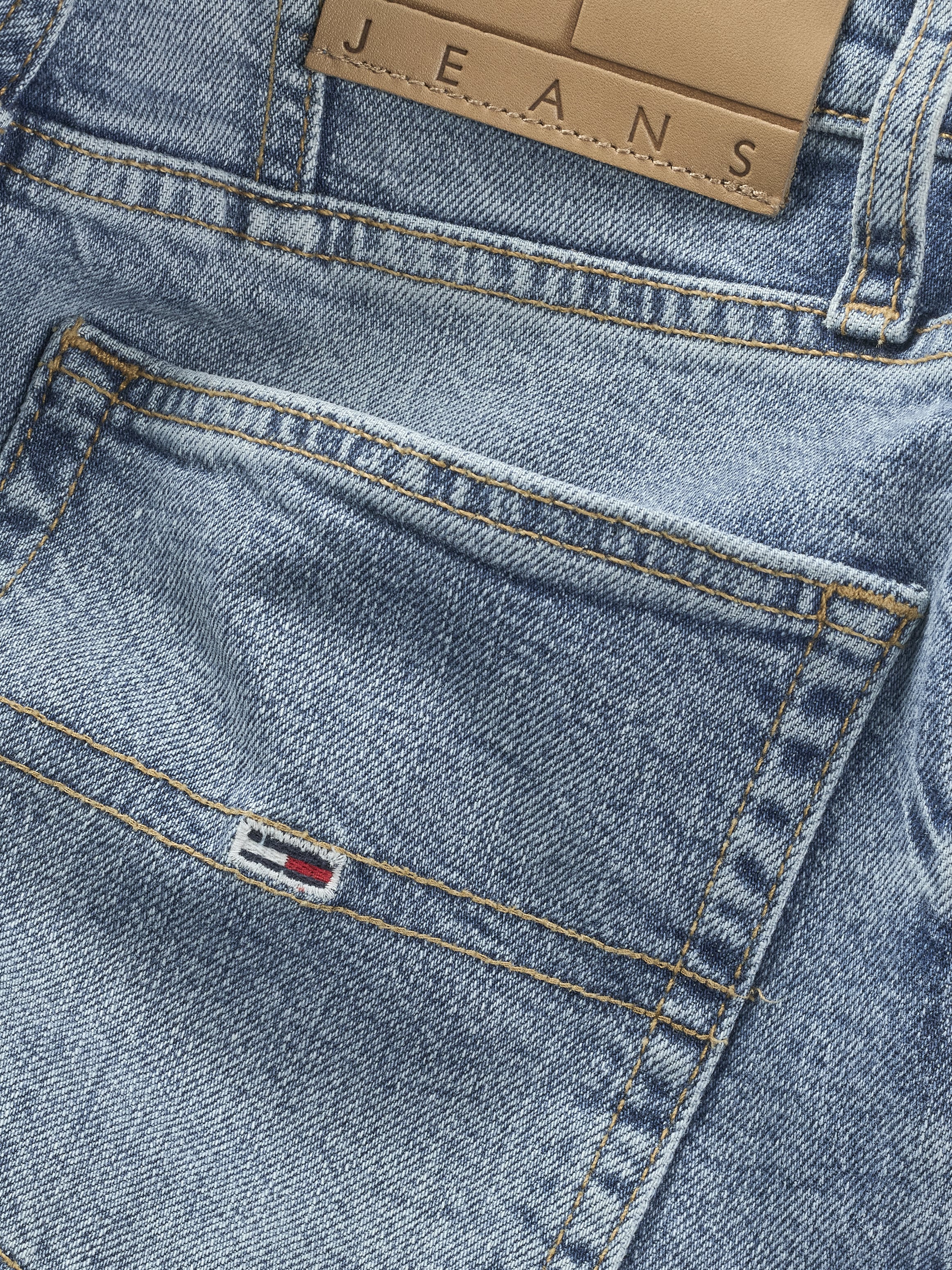 Tommy Jeans Mom-Jeans, mit Logo-Stickereien