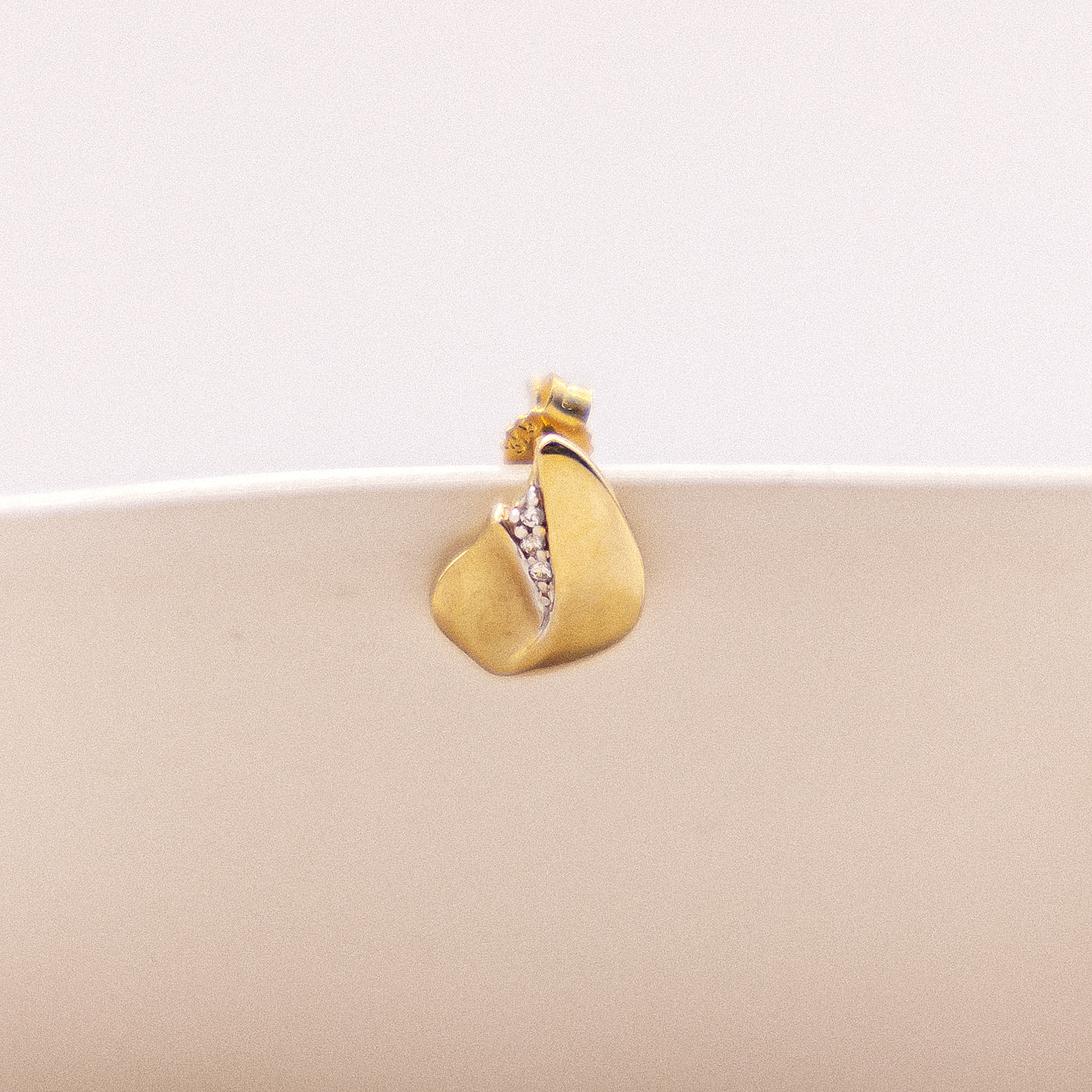 Fascination by Ellen K. Paar Ohrstecker »375 Gelbgold bicolor Zirkonia«