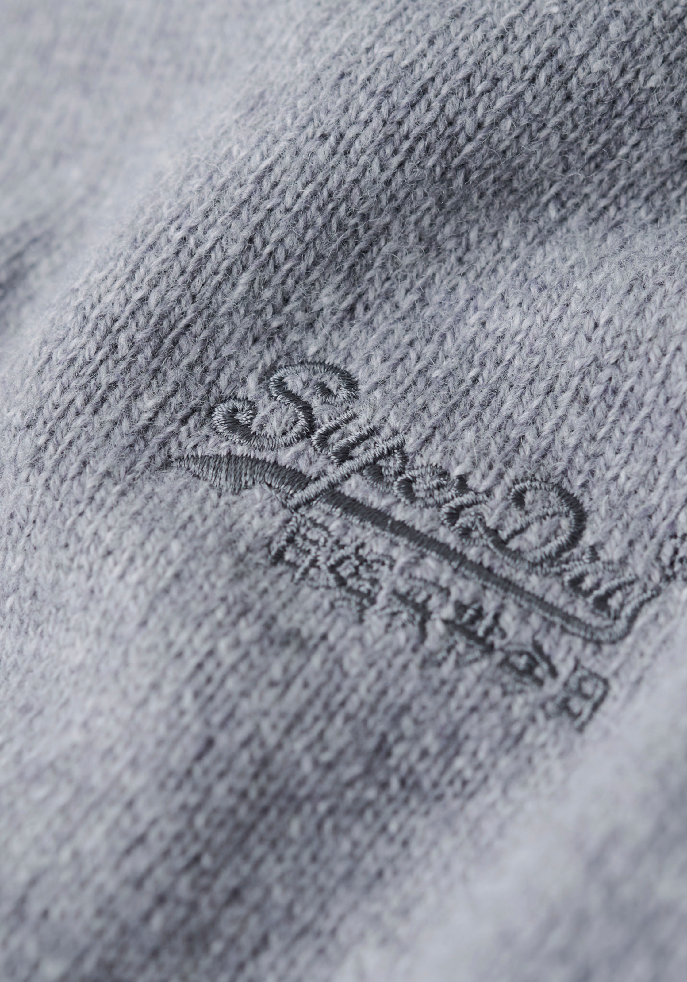 Superdry Rundhalspullover »ESSENTIAL SLIM FIT CREW JUMPER«